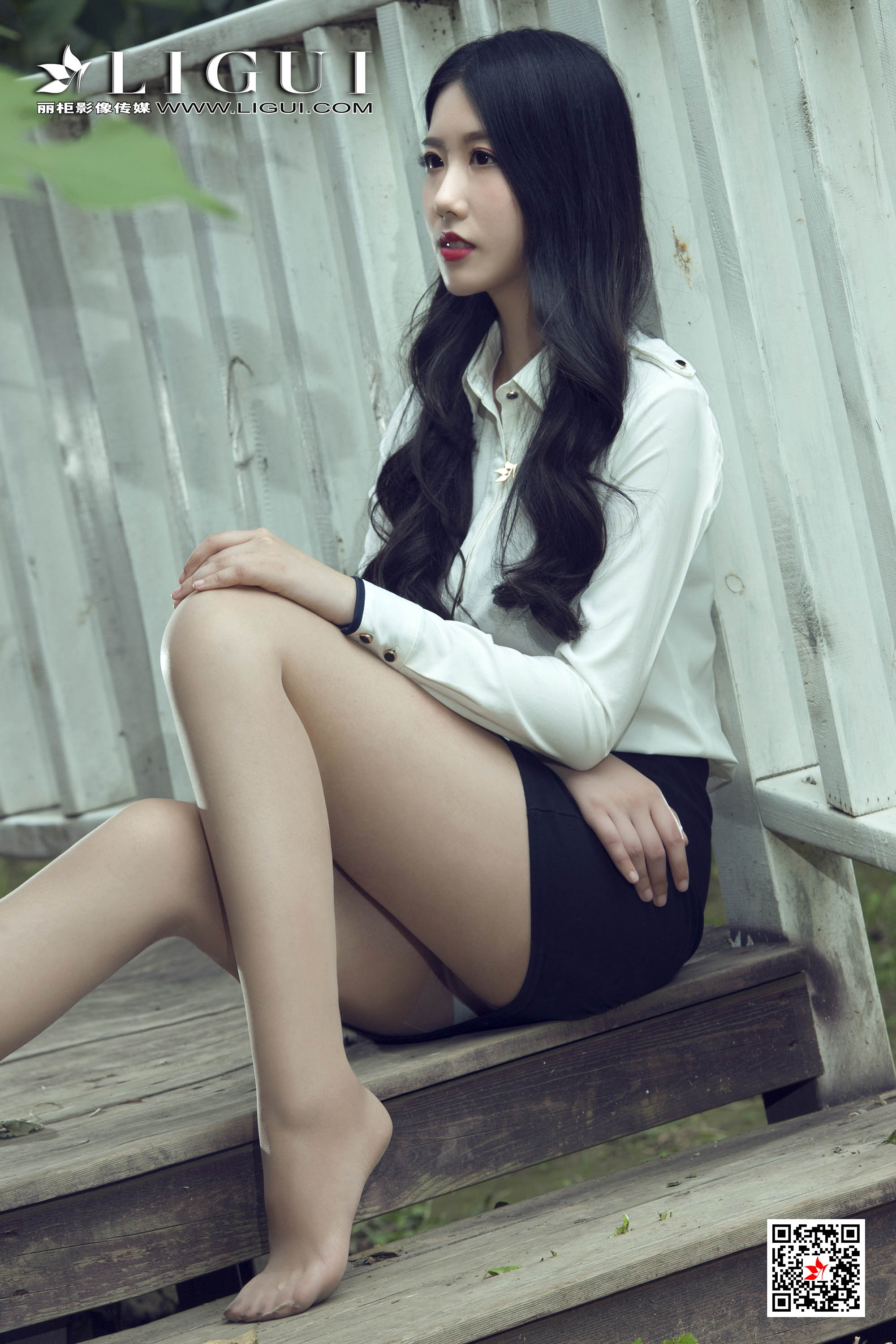 pretty lady dirty feet 134