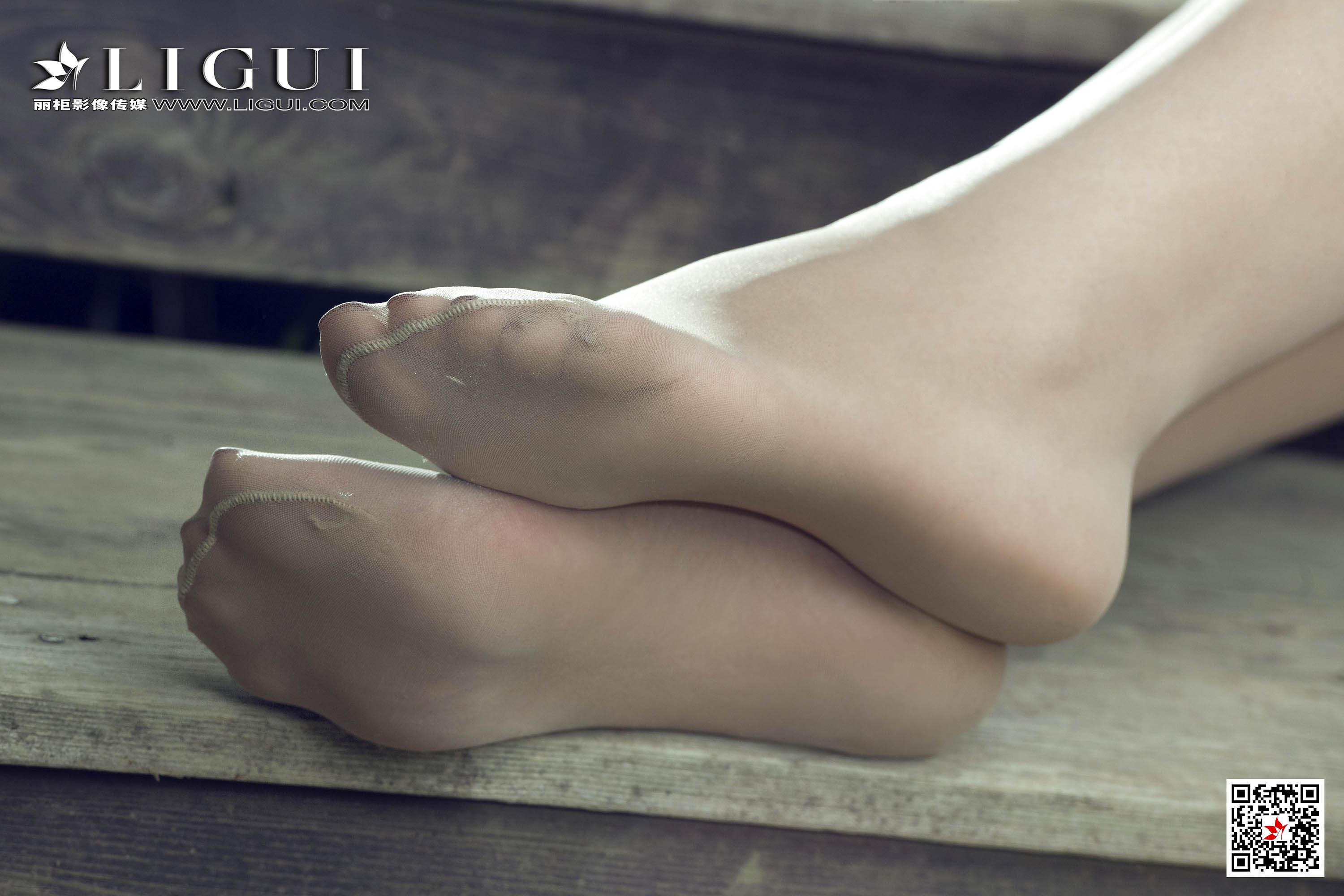 pretty lady dirty feet 134