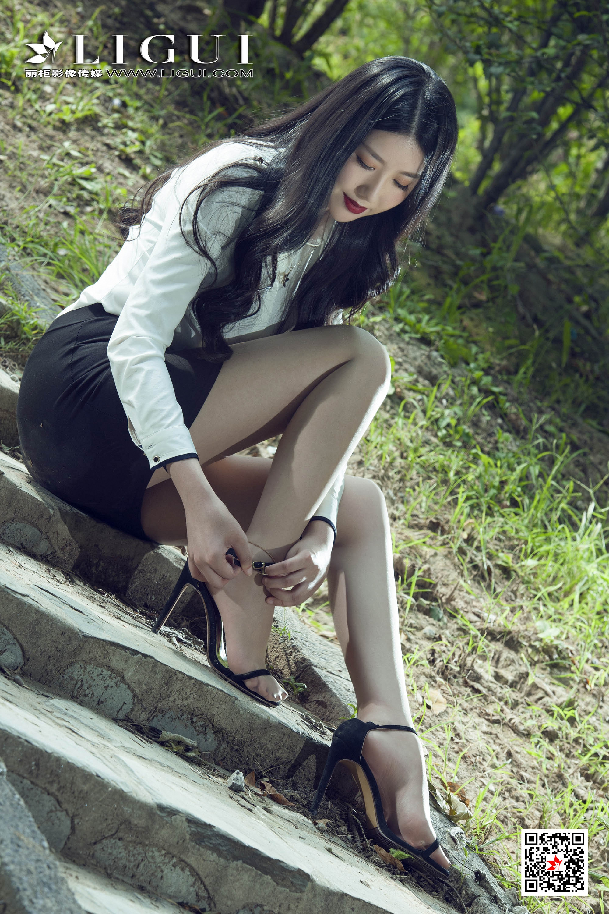 pretty lady dirty feet 134