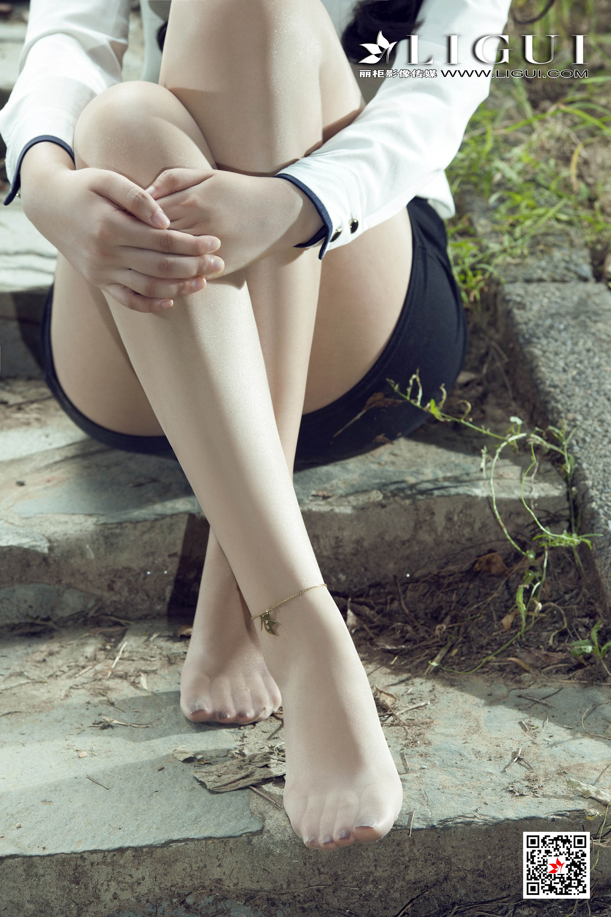 pretty lady dirty feet 134