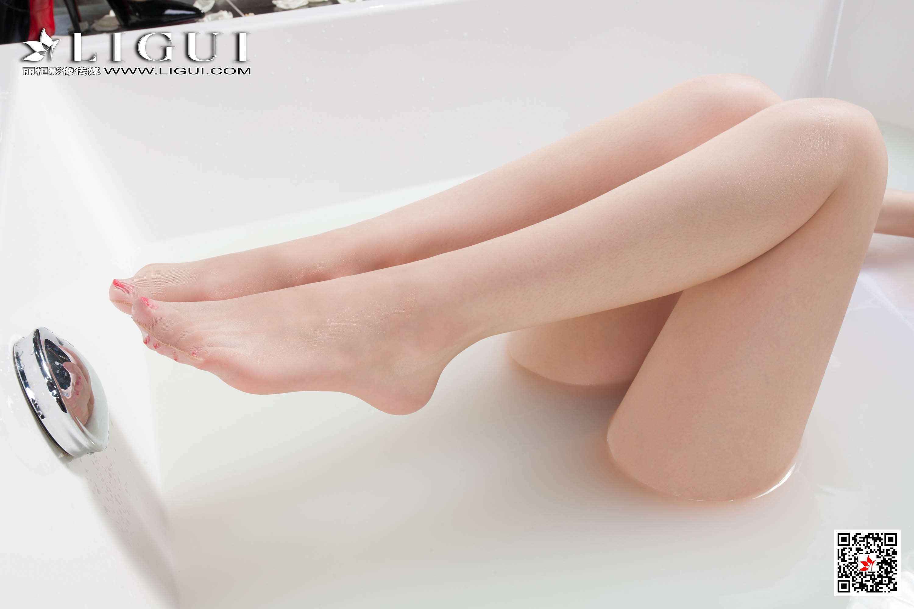 pretty lady dirty feet 135