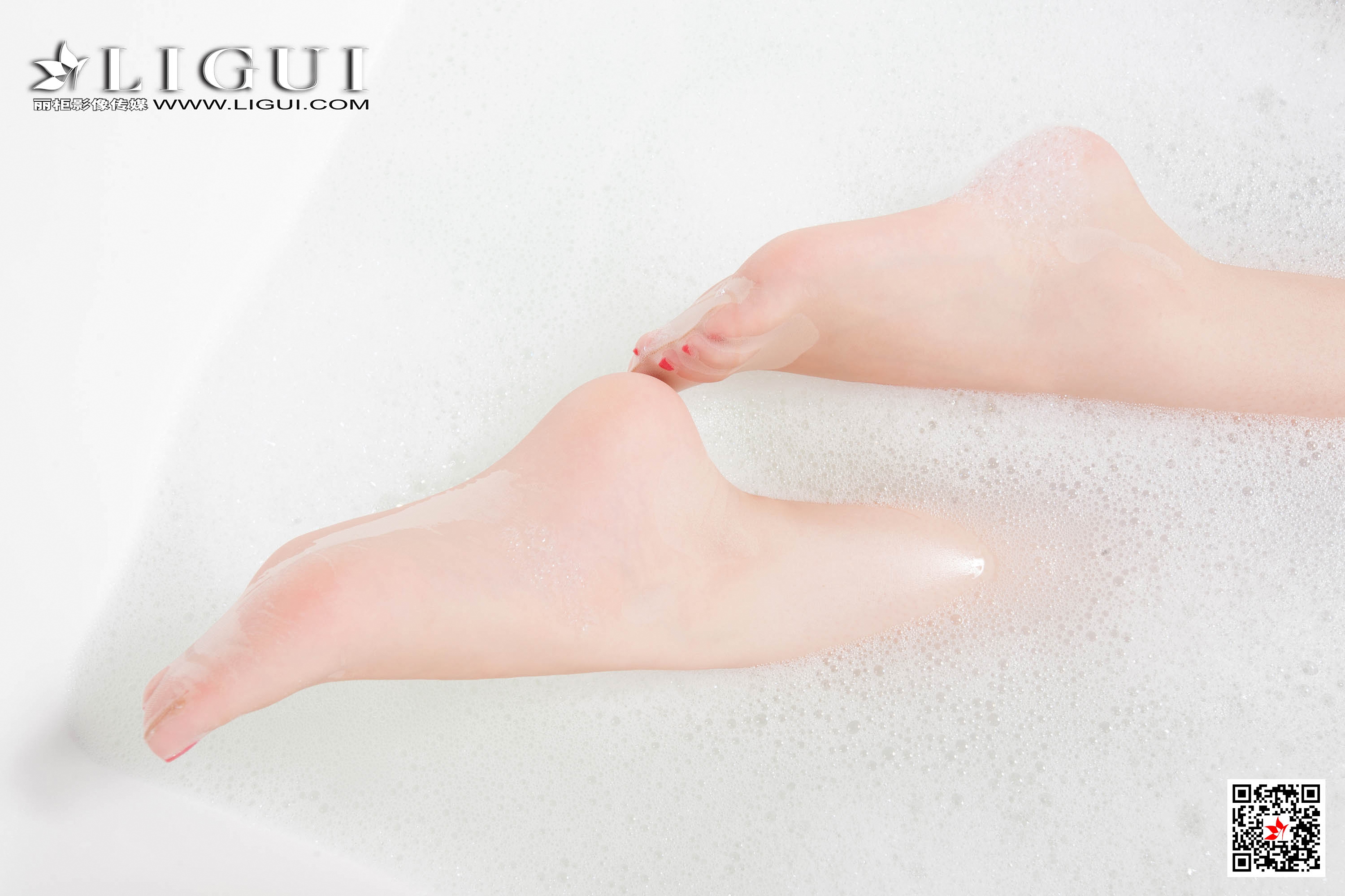 pretty lady dirty feet 135