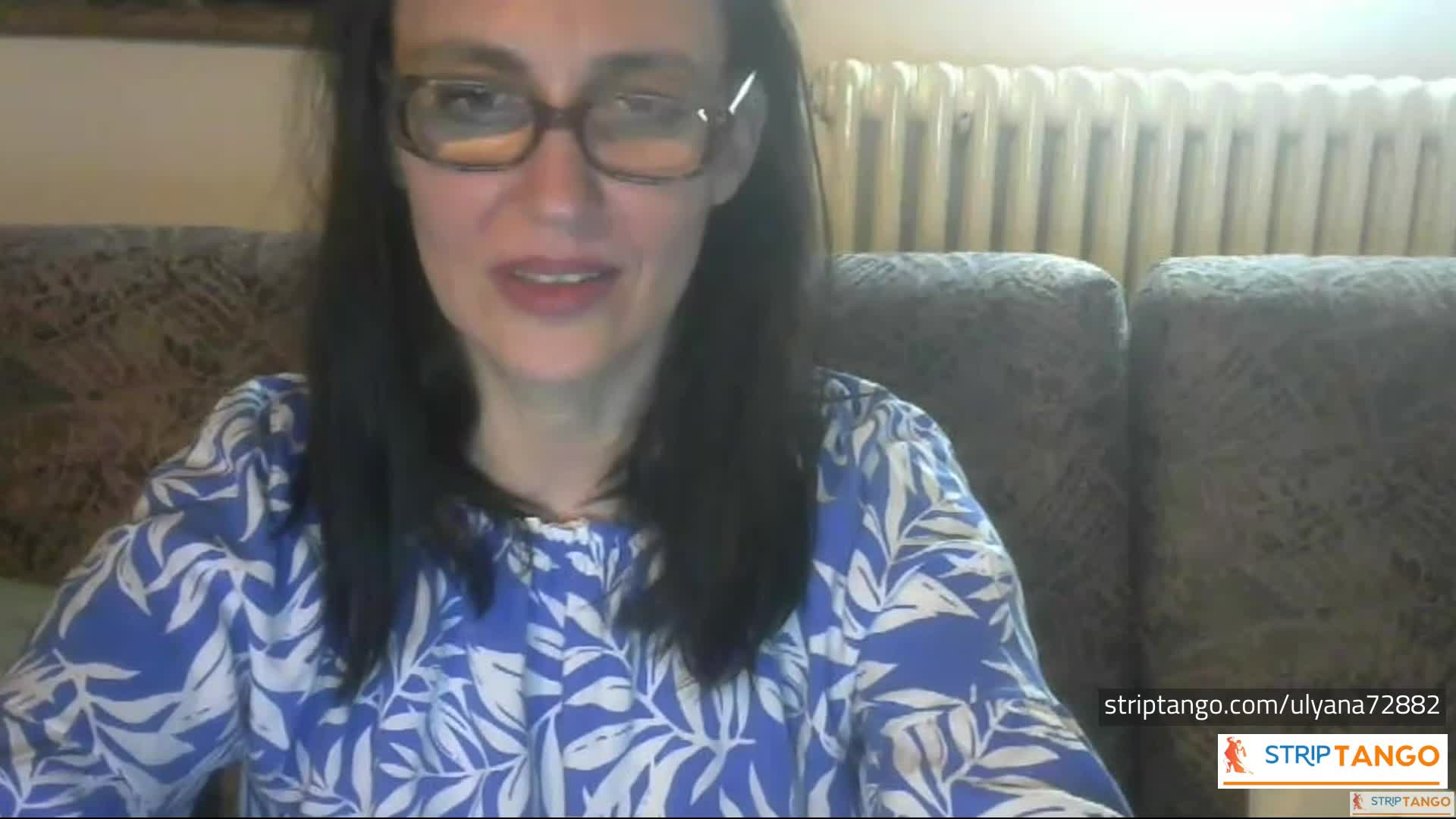 Striptango Outdoor Tease – 1000 Pics of Big Ass, Big Tits &