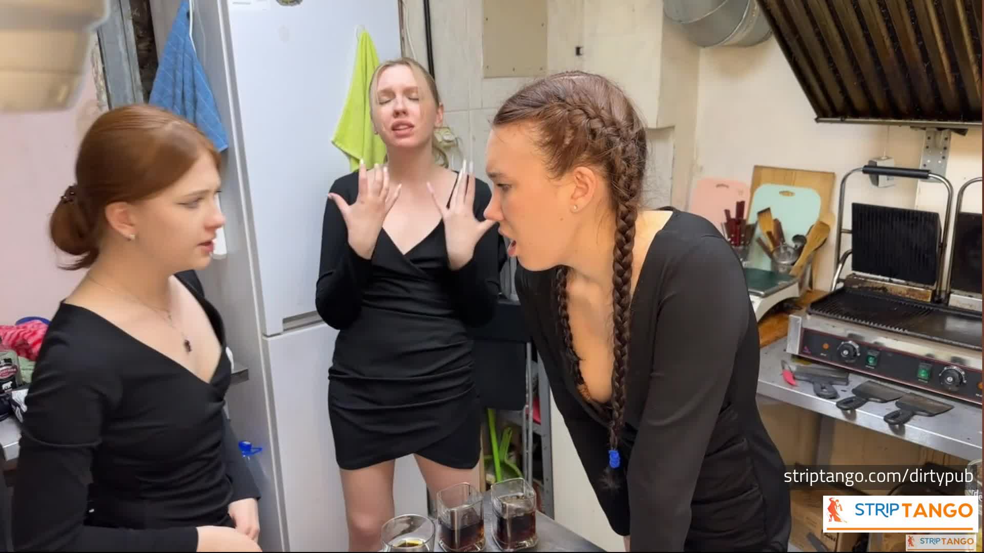 Striptango Outdoor Tease – 1000 Pics of Big Ass, Big Tits &