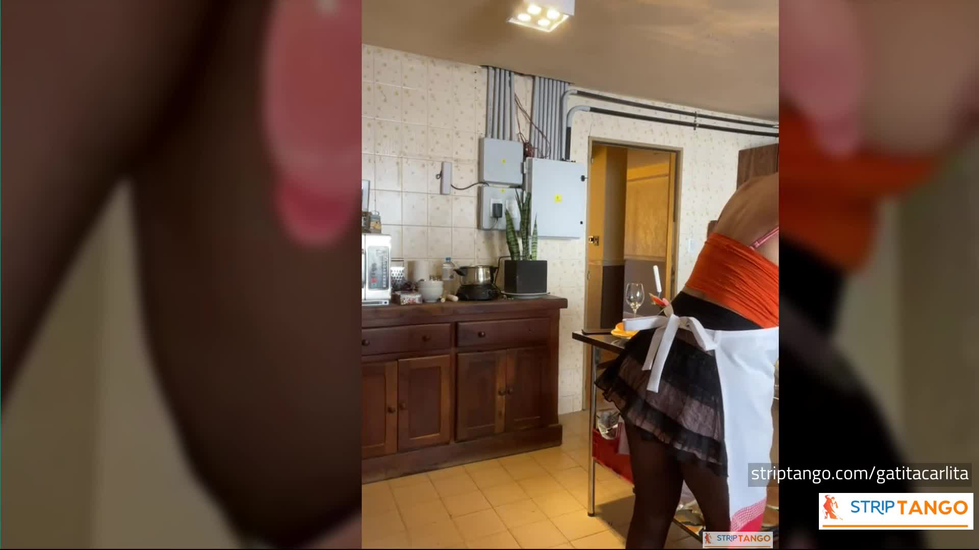 Striptango Outdoor Tease – 1000 Pics of Big Ass, Big Tits &