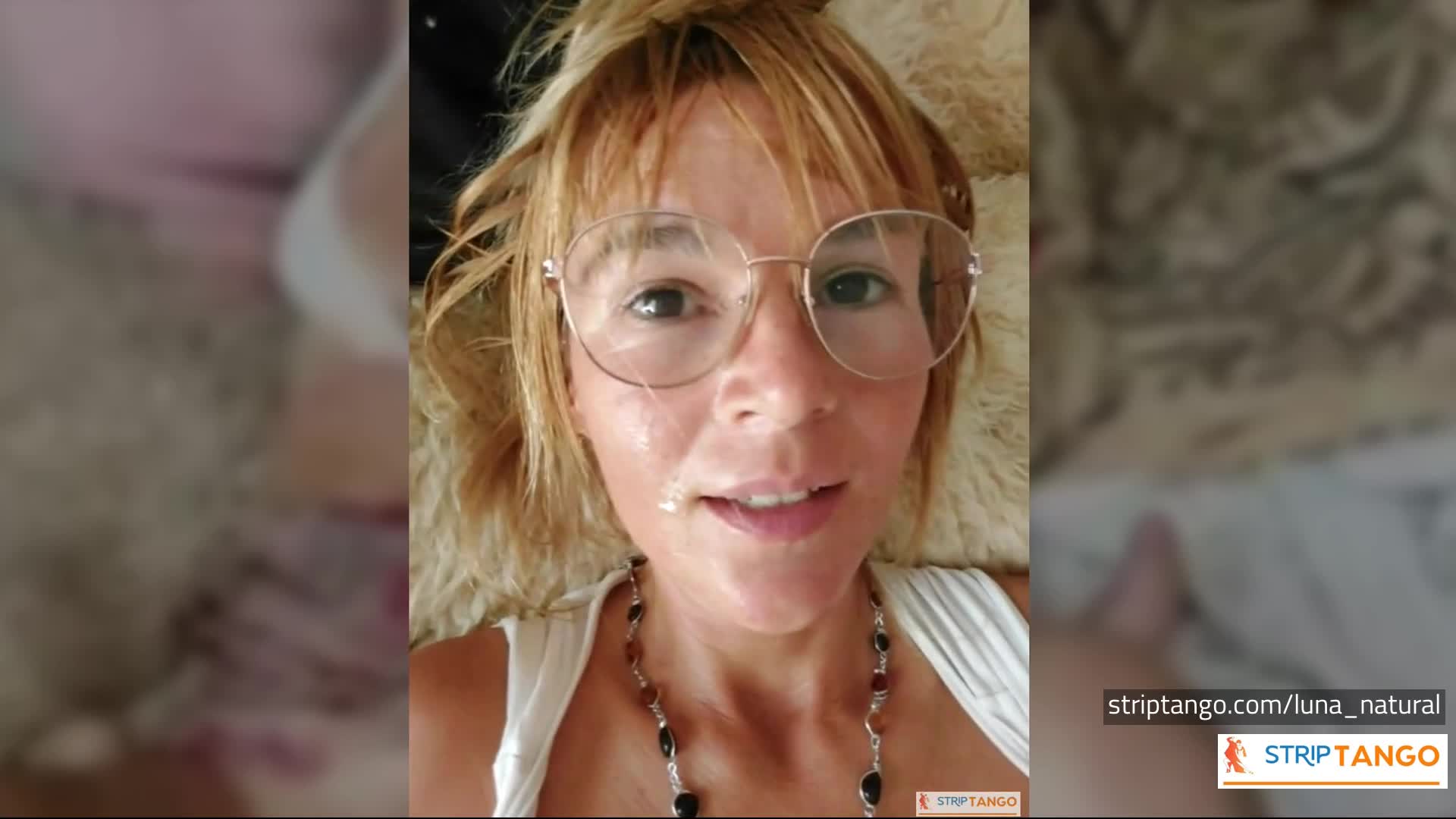 Striptango Outdoor Tease – 1000 Pics of Big Ass, Big Tits &