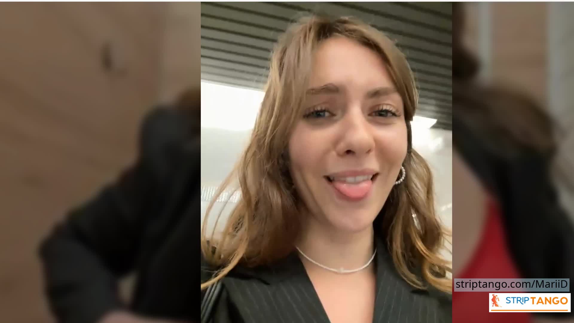 Striptango Outdoor Tease – 1000 Pics of Big Ass, Big Tits &