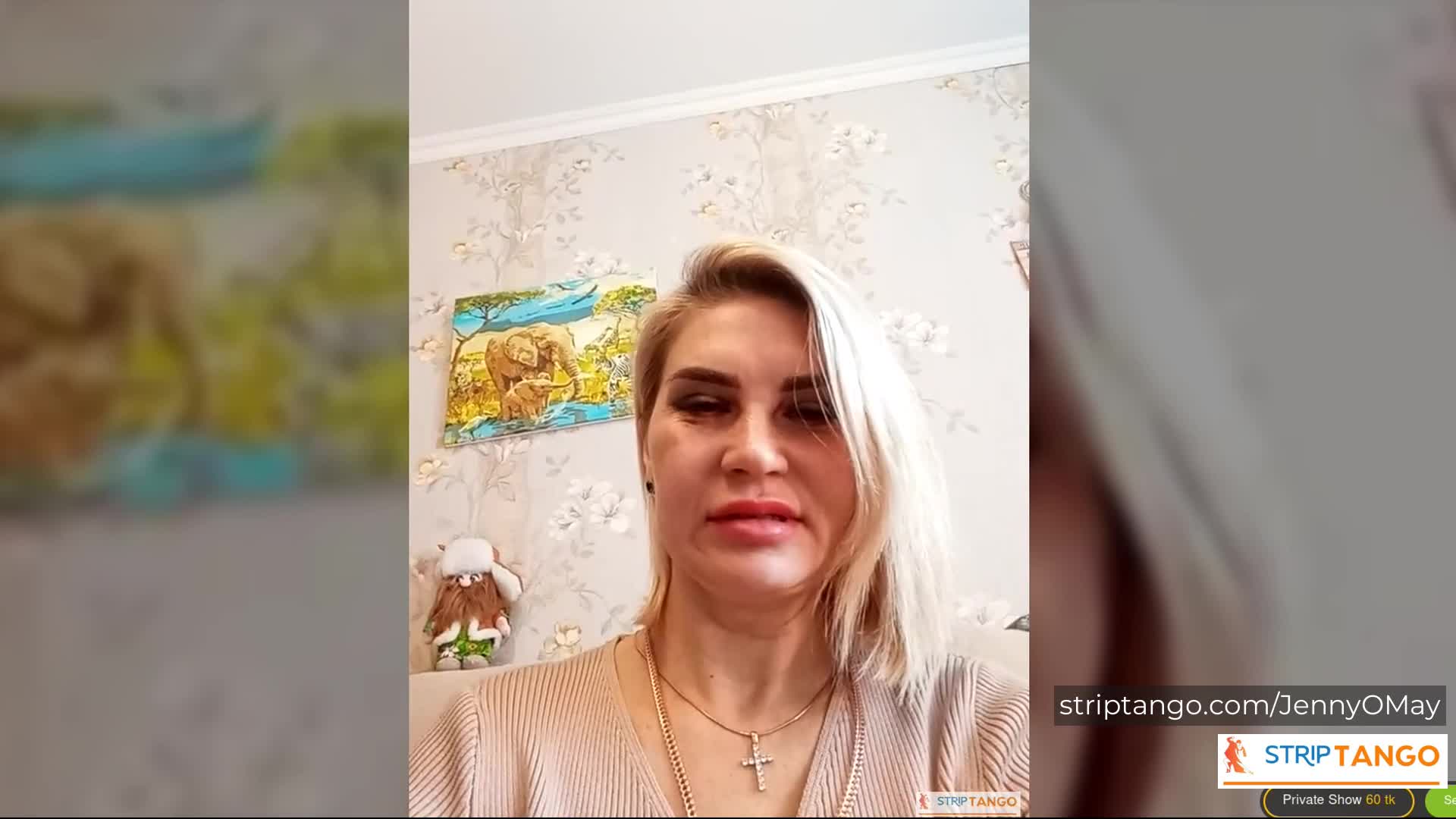 300 Pics of Big Ass, Big Tits & Hairy Pussy Striptango Camgi