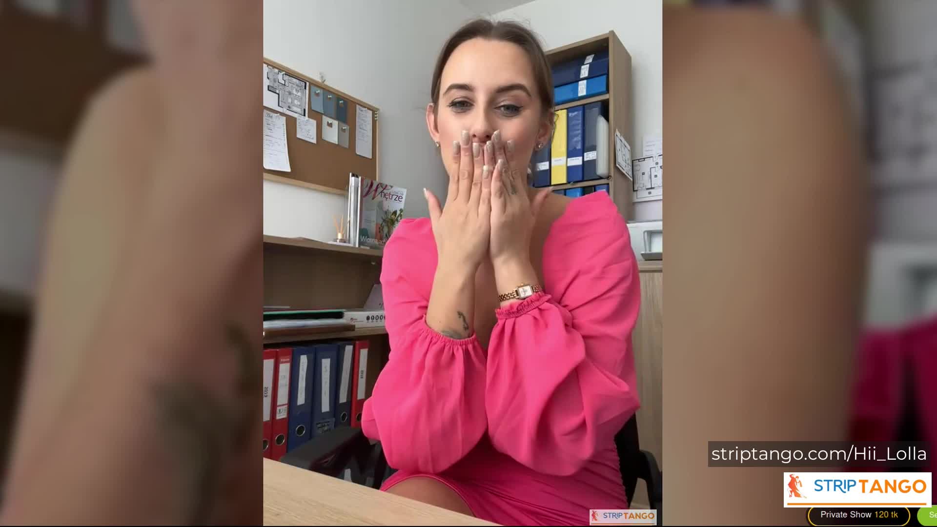 300 Pics of Big Ass, Big Tits & Hairy Pussy Striptango Camgi