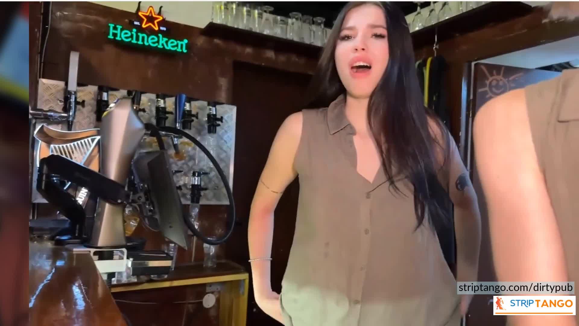 300 Pics of Big Ass, Big Tits & Hairy Pussy Striptango Camgi