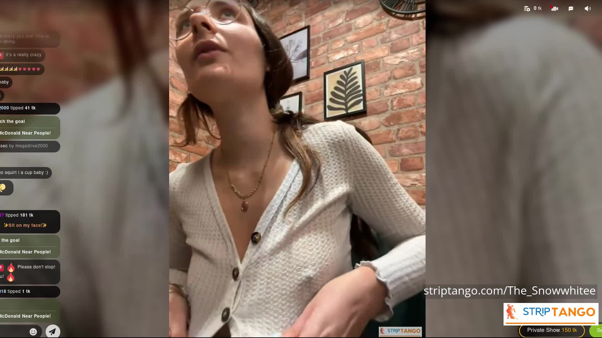 300 Pics of Big Ass, Big Tits & Hairy Pussy Striptango Camgi