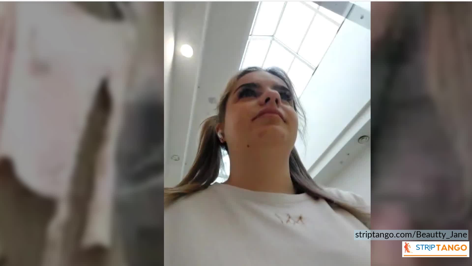 300 Pics of Big Ass, Big Tits & Hairy Pussy Striptango Camgi