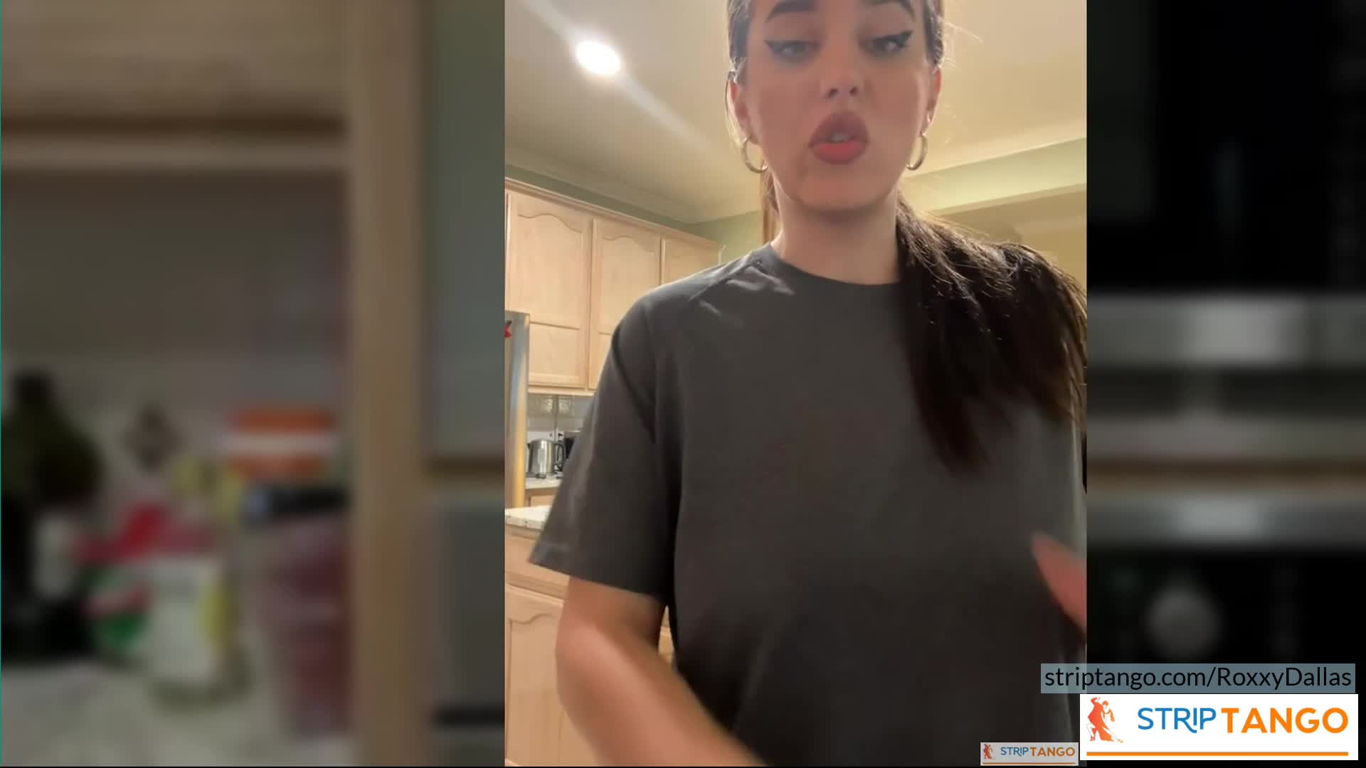 300 Pics of Big Ass, Big Tits & Hairy Pussy Striptango Camgi