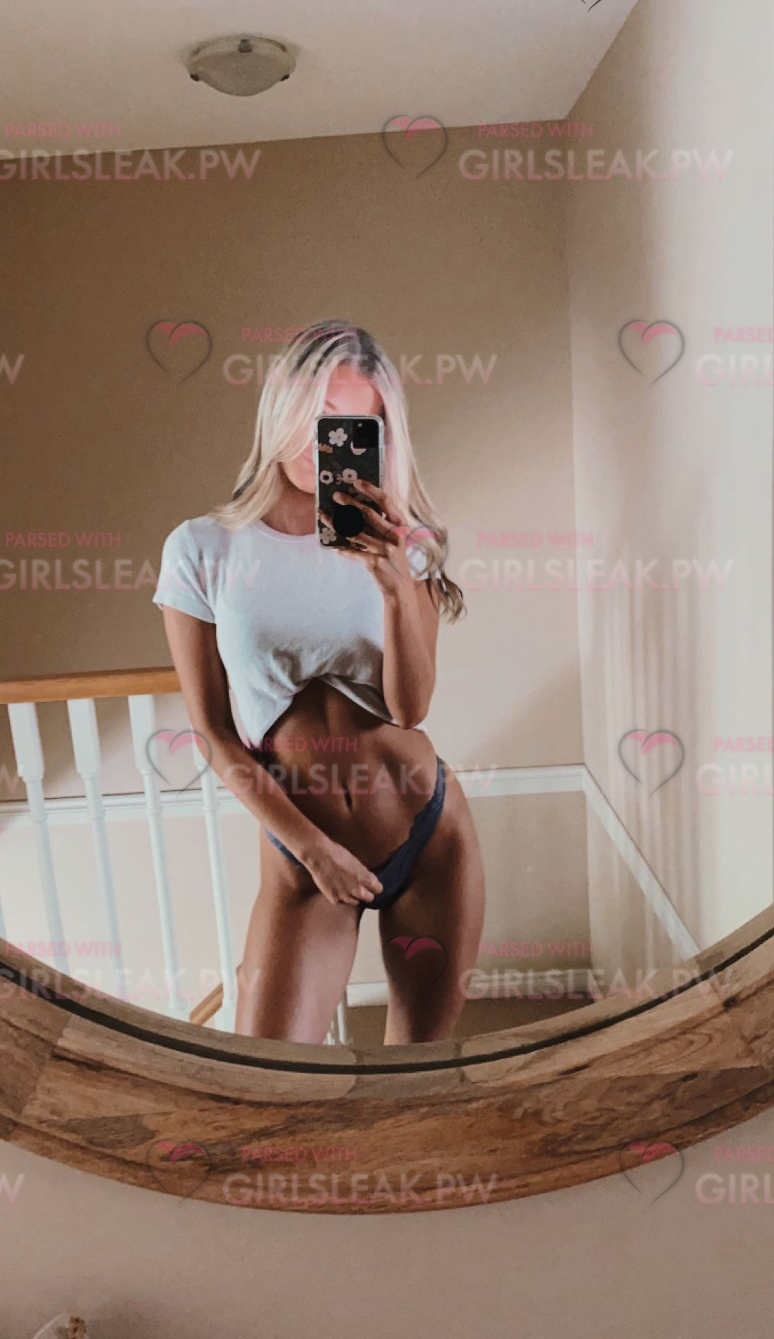 Sexy girl: Kailyn Howat