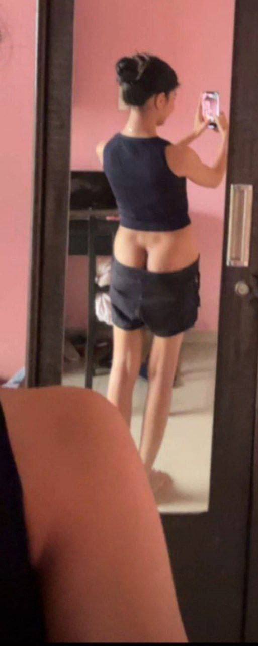 Cute Shy Delhi Girl Hot Pics