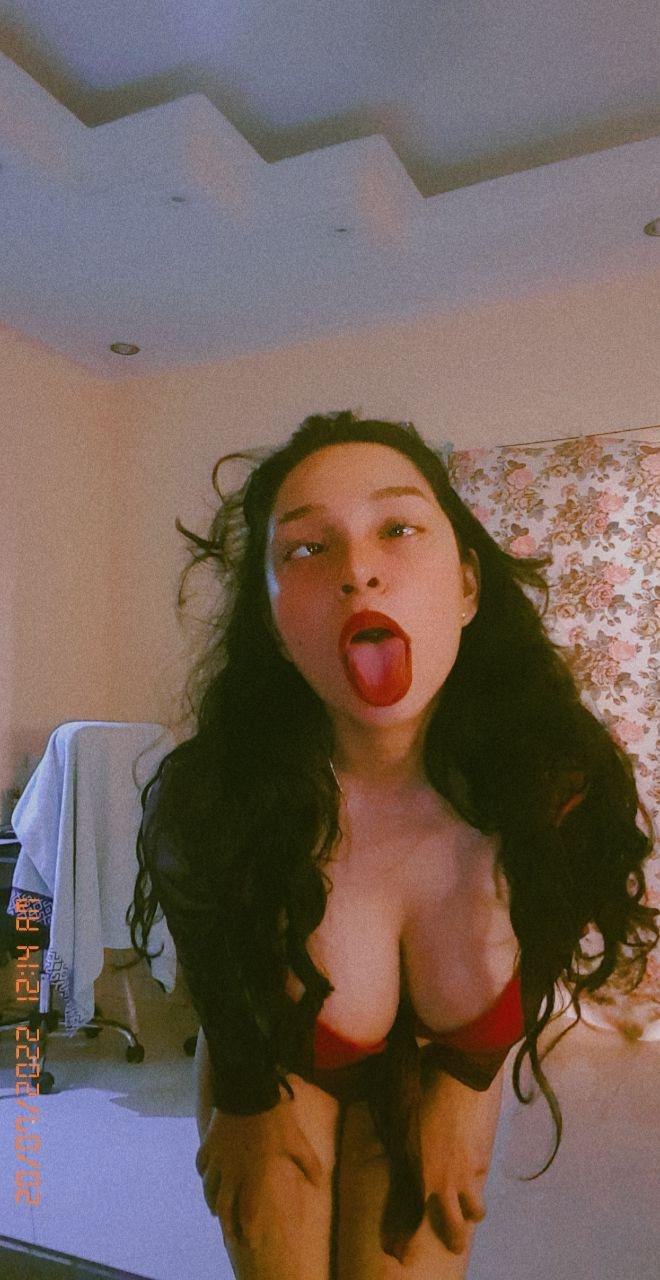 Big Ass Lady Horny Pics Sent to Lover