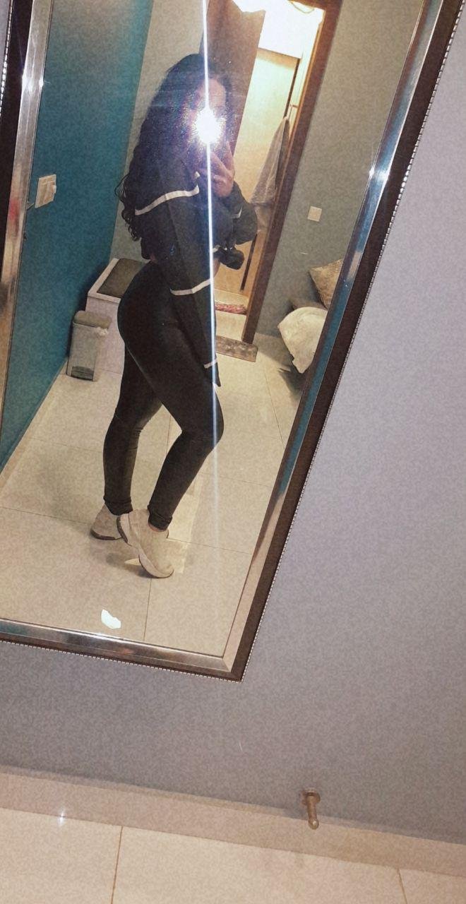 Big Ass Lady Horny Pics Sent to Lover