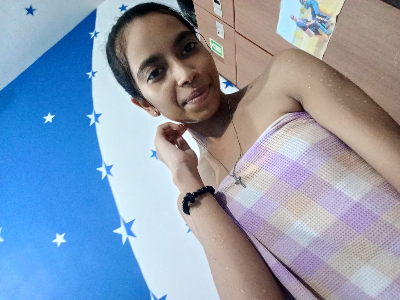 Cute Slim Babe Selfshot Pussy Pics