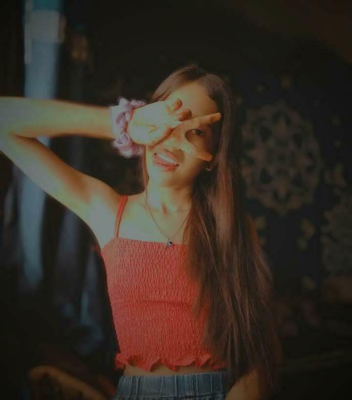 Cute Slim Babe Selfshot Pussy Pics