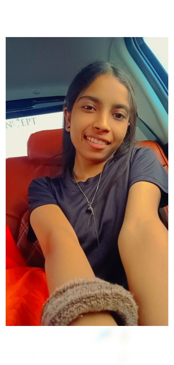 Cute Slim Babe Selfshot Pussy Pics