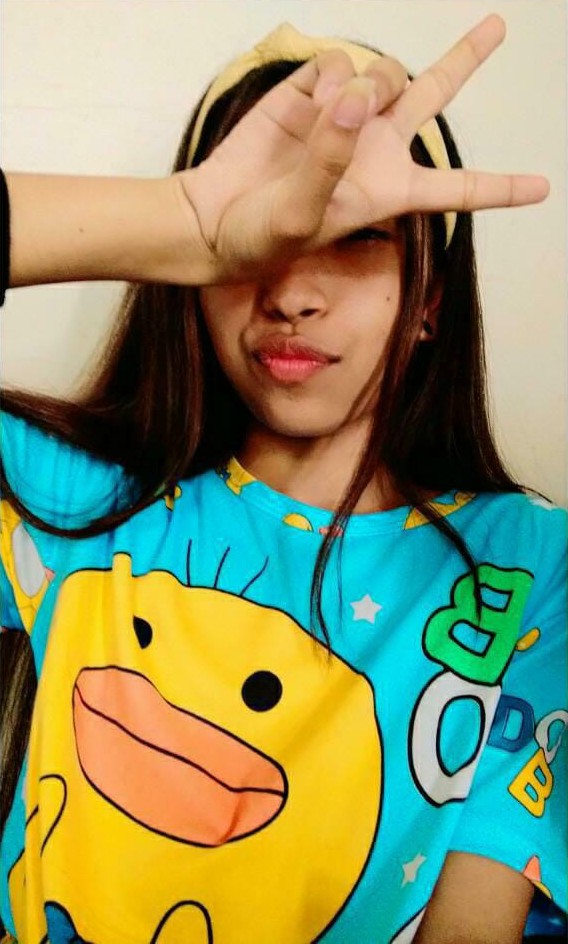 Cute Slim Babe Selfshot Pussy Pics