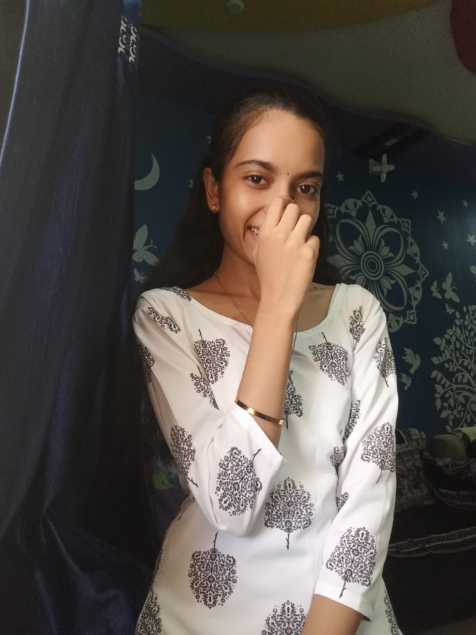 Cute Slim Babe Selfshot Pussy Pics