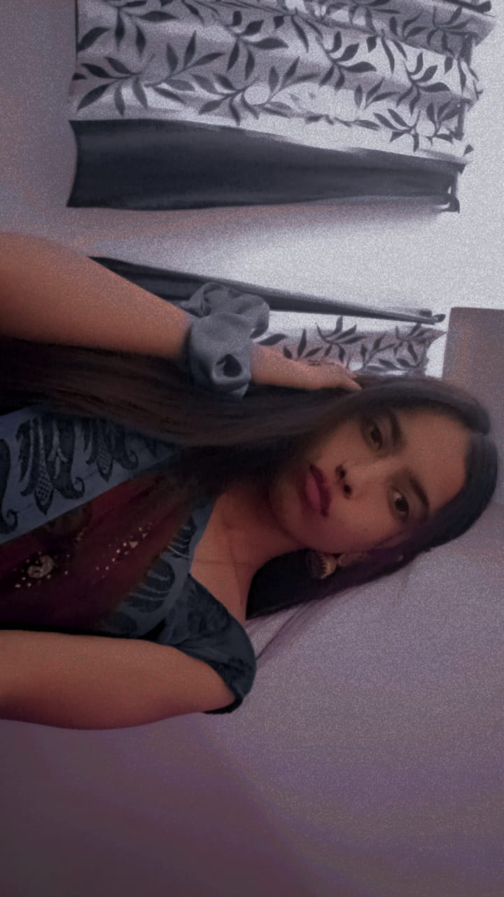 Cute Slim Babe Selfshot Pussy Pics