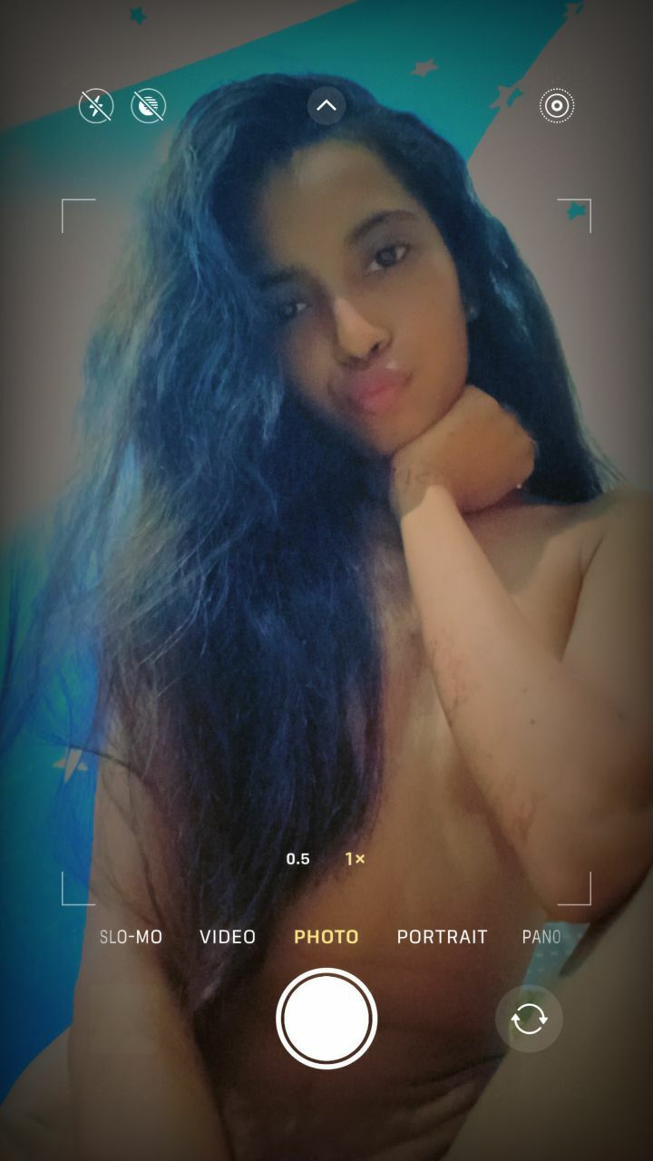 Cute Slim Babe Selfshot Pussy Pics