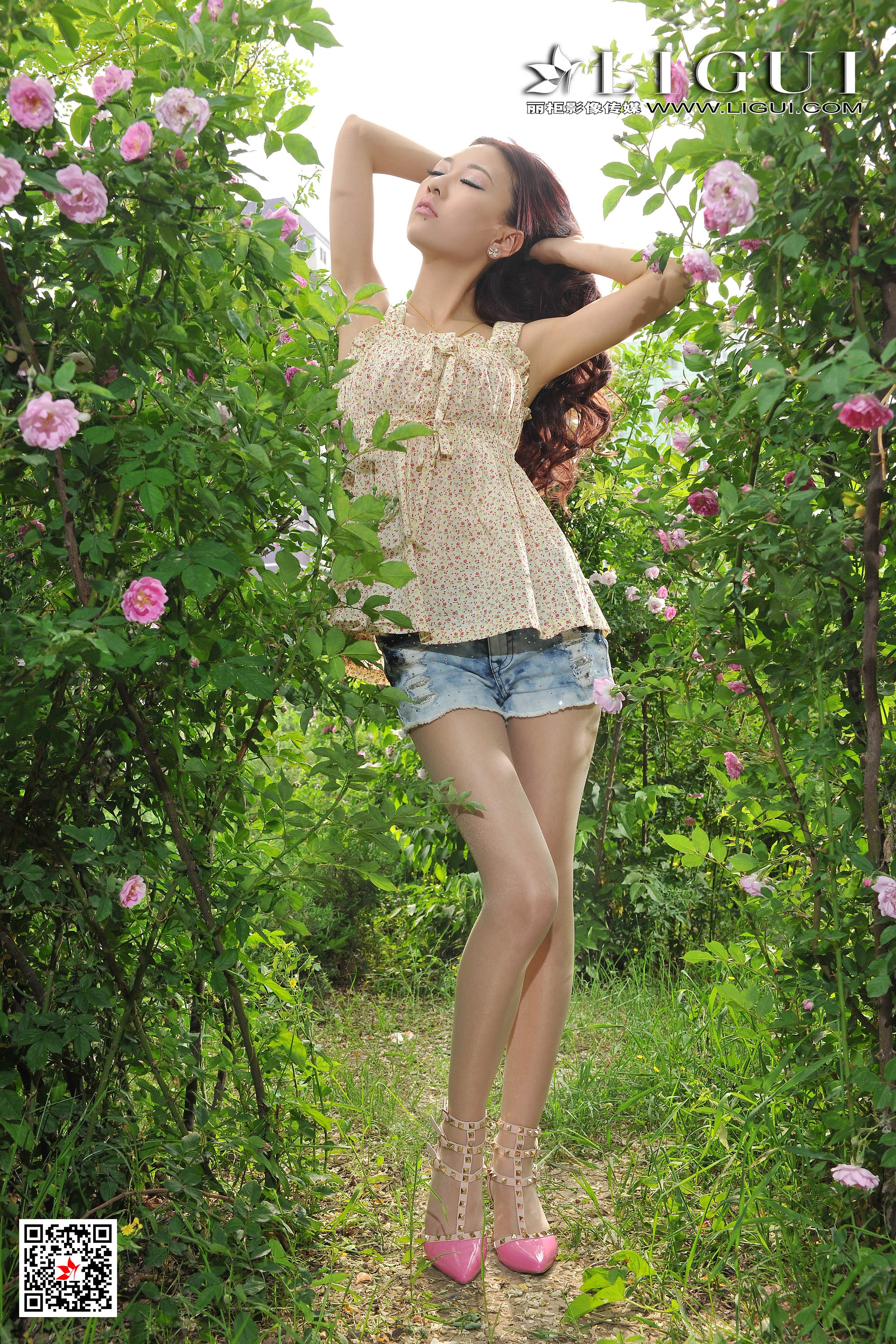 pretty lady dirty feet 140