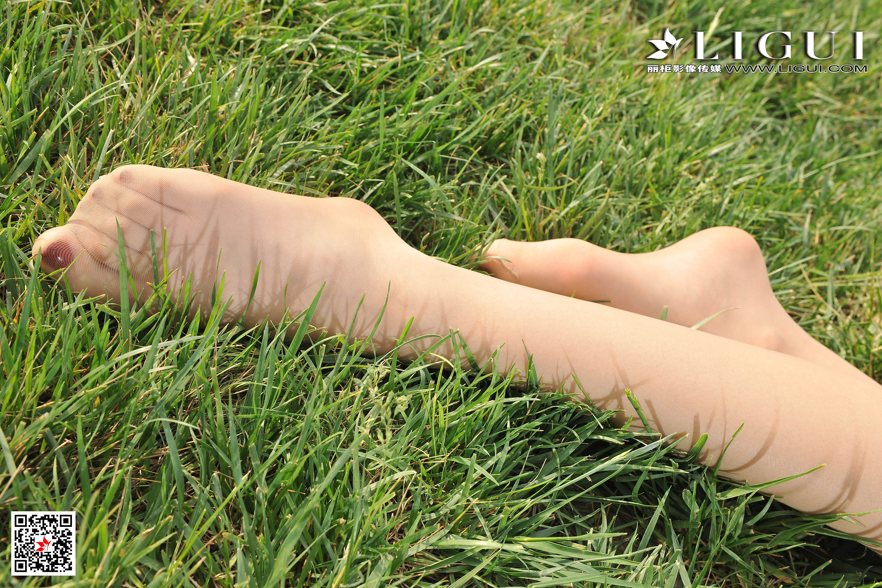 pretty lady dirty feet 140