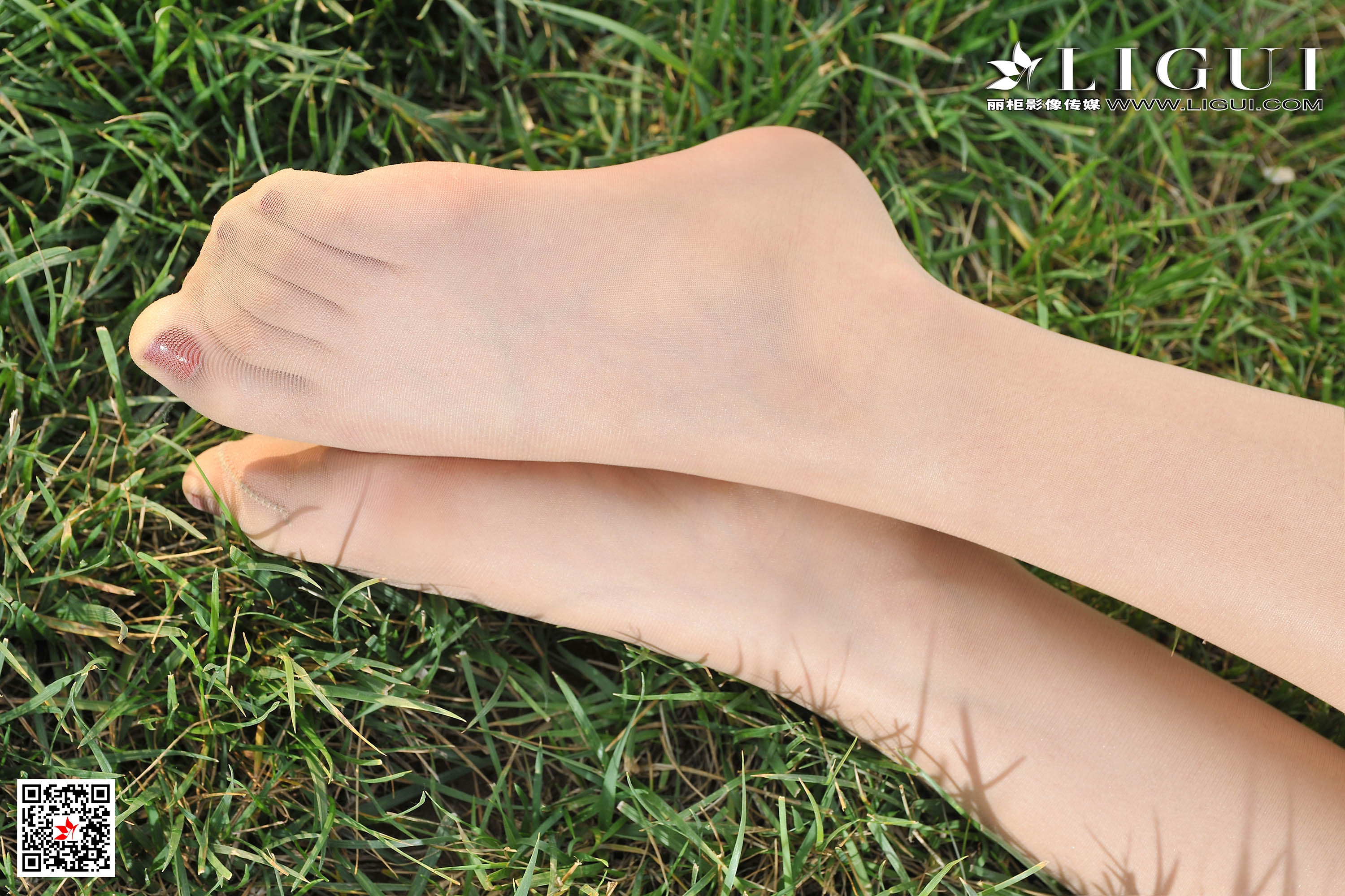 pretty lady dirty feet 140