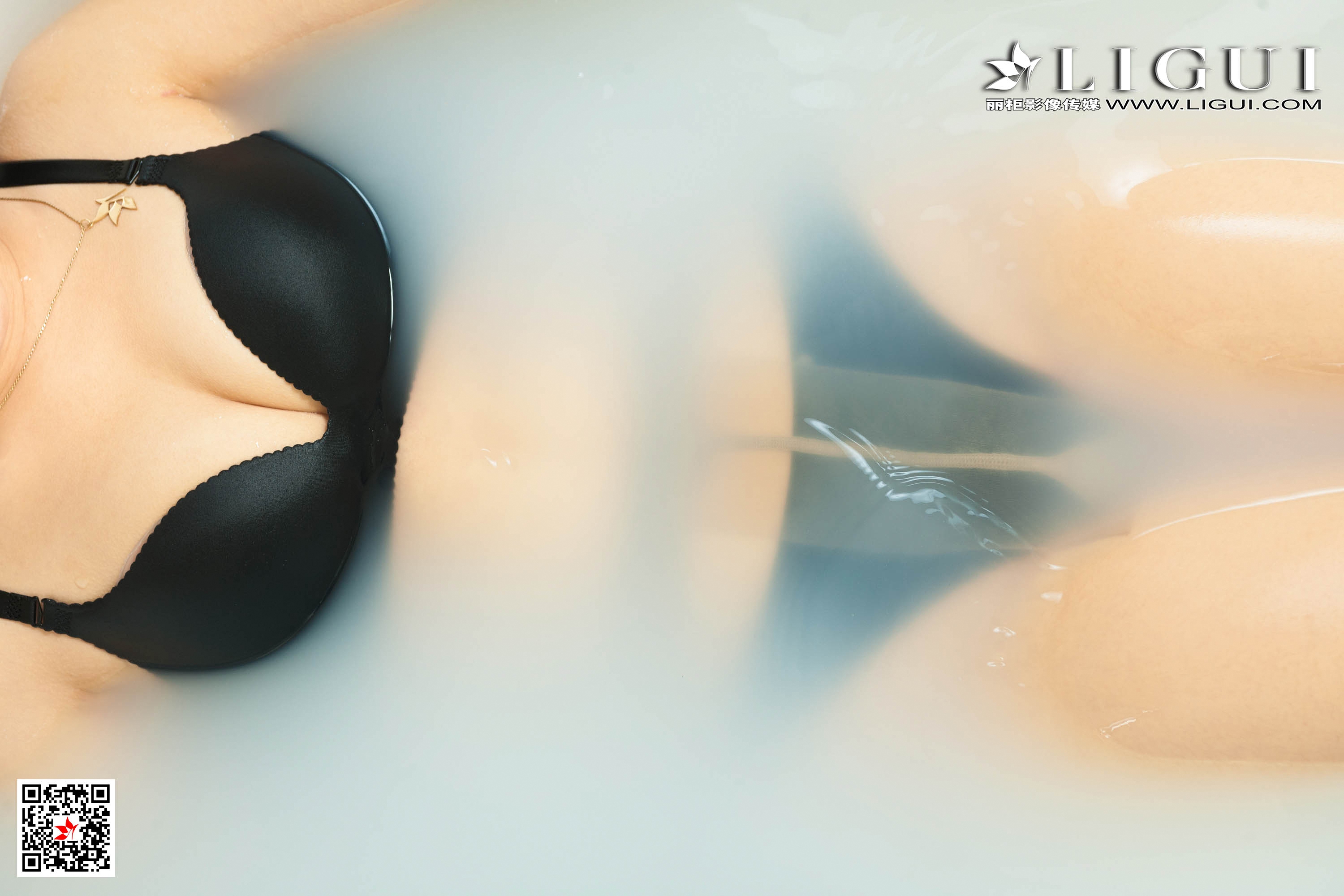 pretty lady dirty feet 143