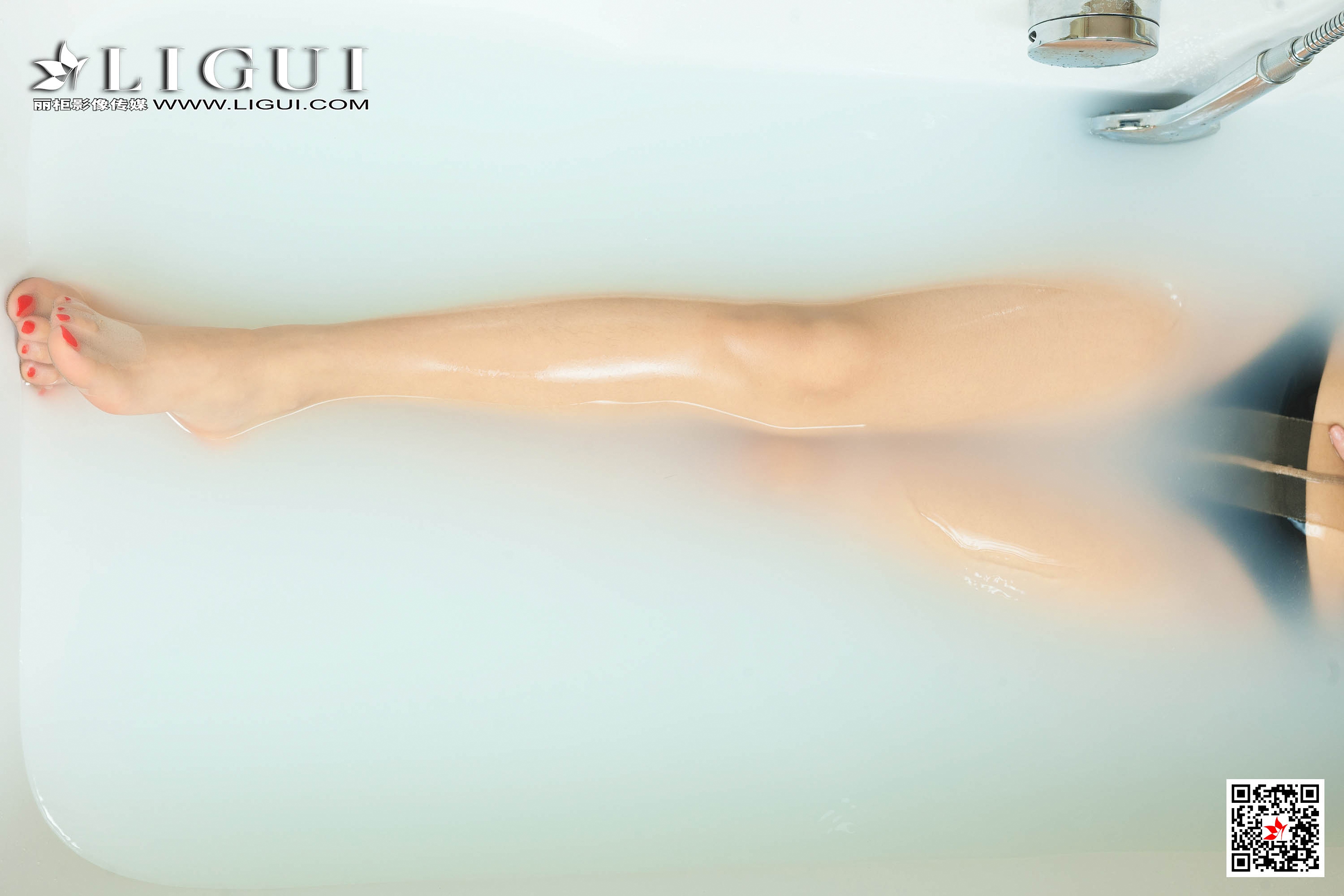 pretty lady dirty feet 143