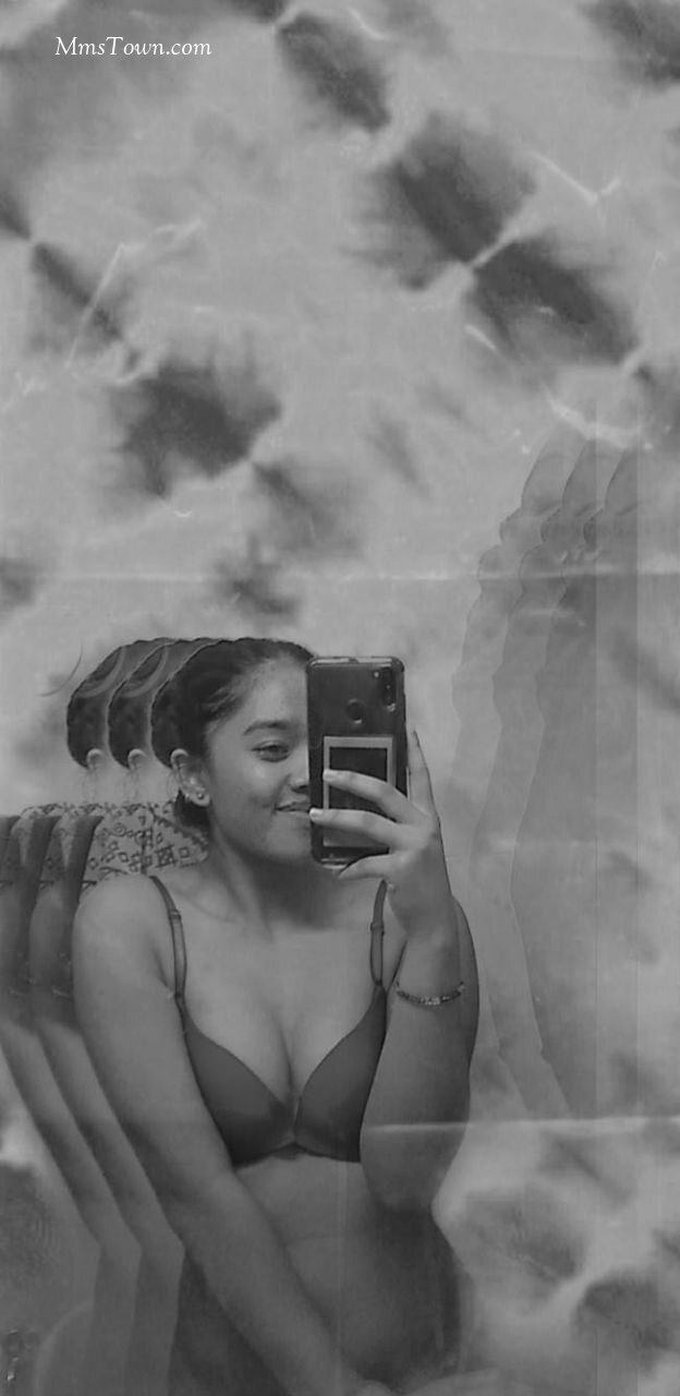 Horny Asian Girl Sending Hot Pics & Vid to Lover