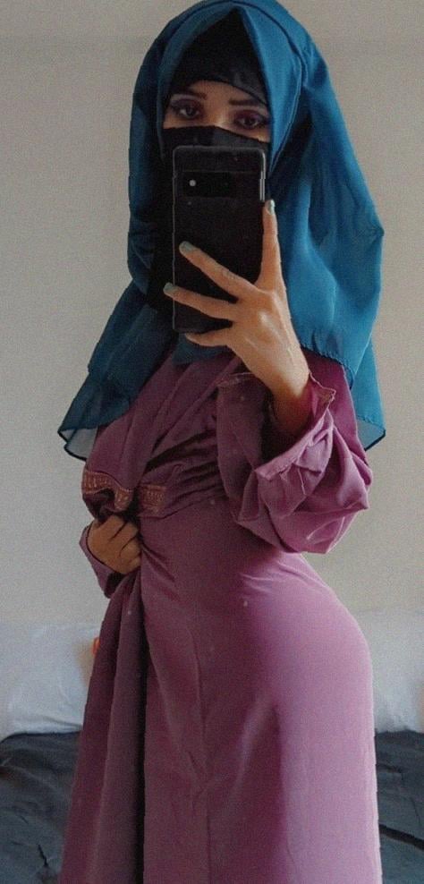 Horny Hijab Woman Panty Pics to Lover
