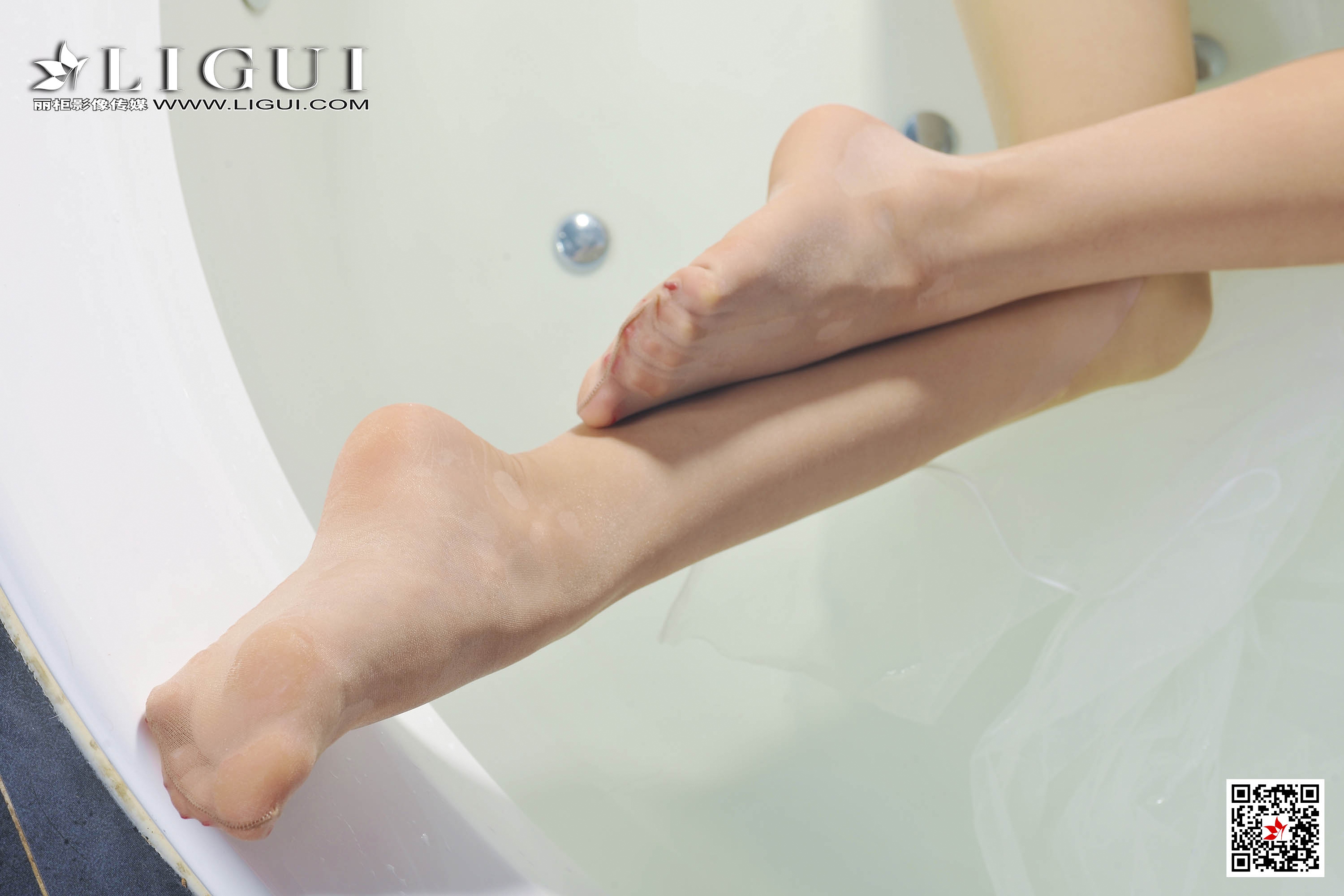 pretty lady dirty feet 149