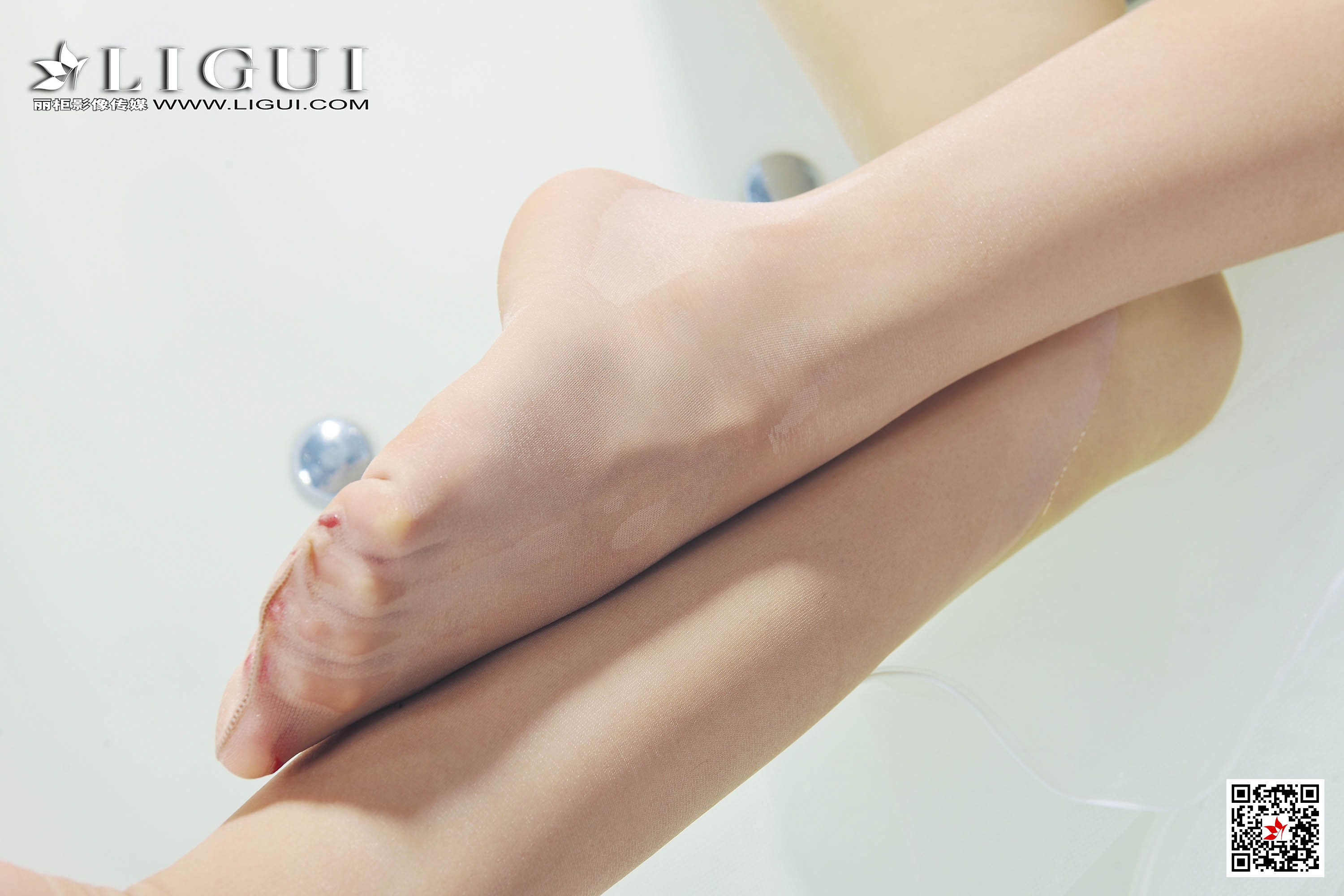 pretty lady dirty feet 149