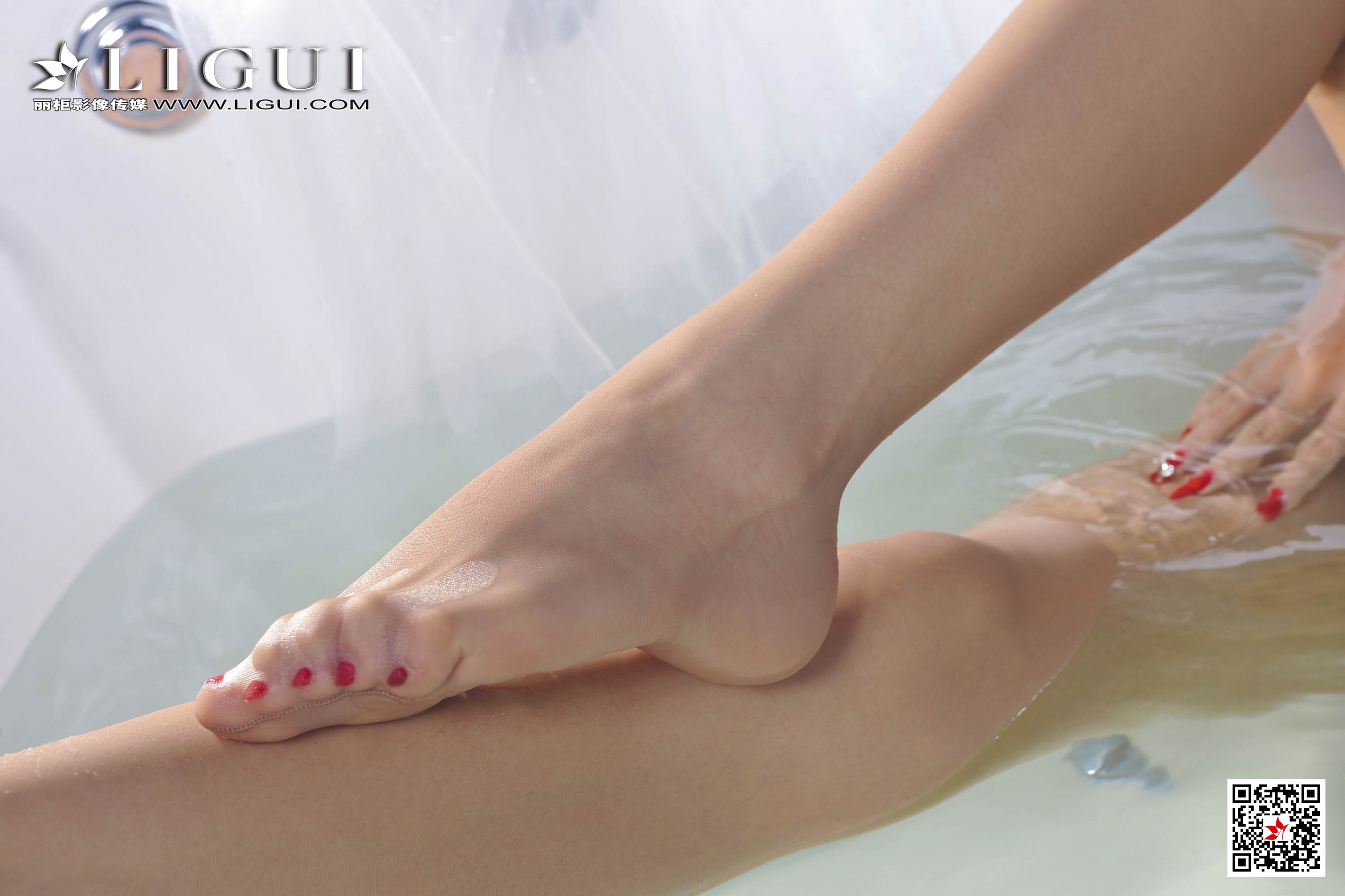 pretty lady dirty feet 149