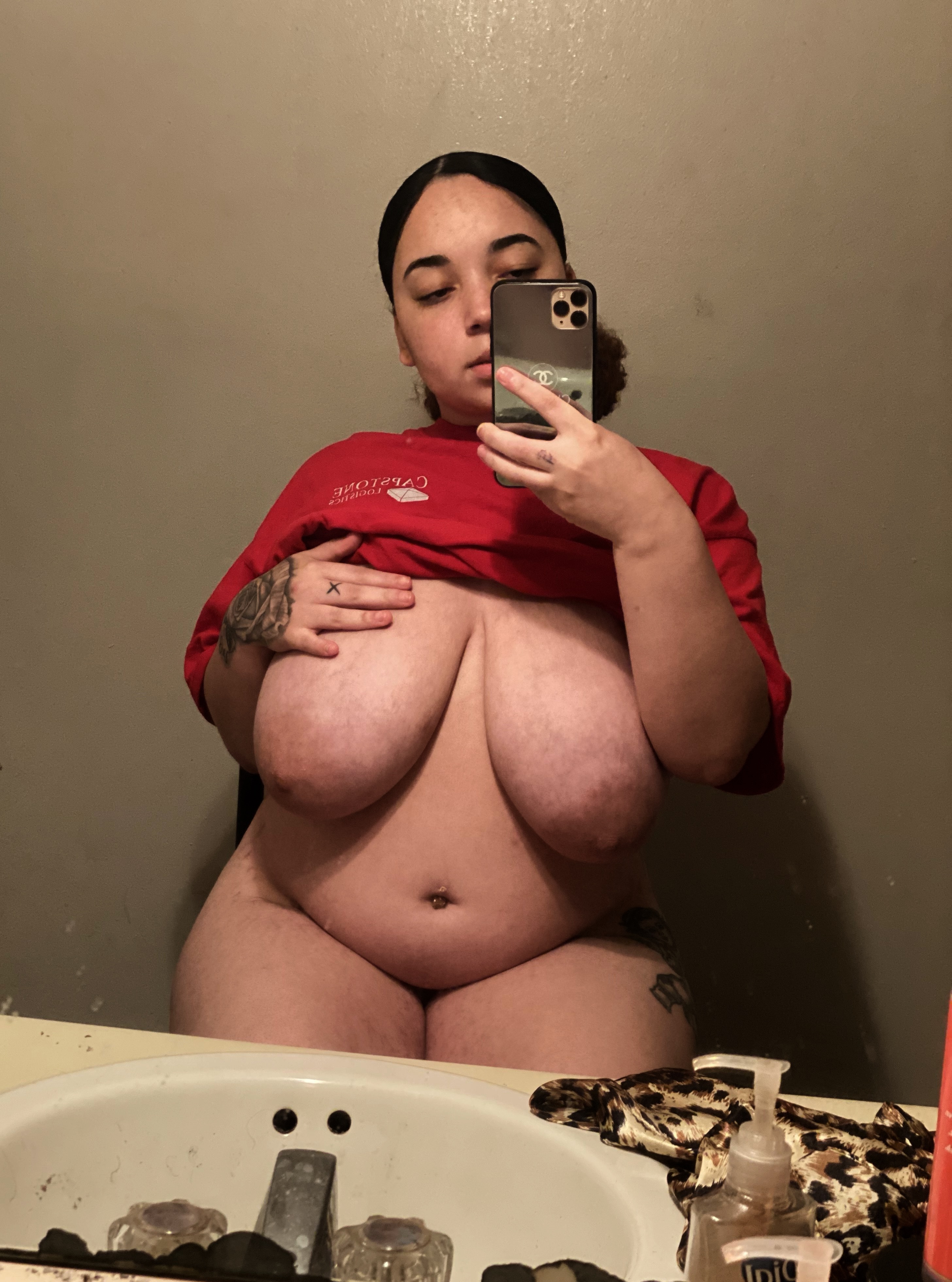 Fuckslut that’s Thick in the right places