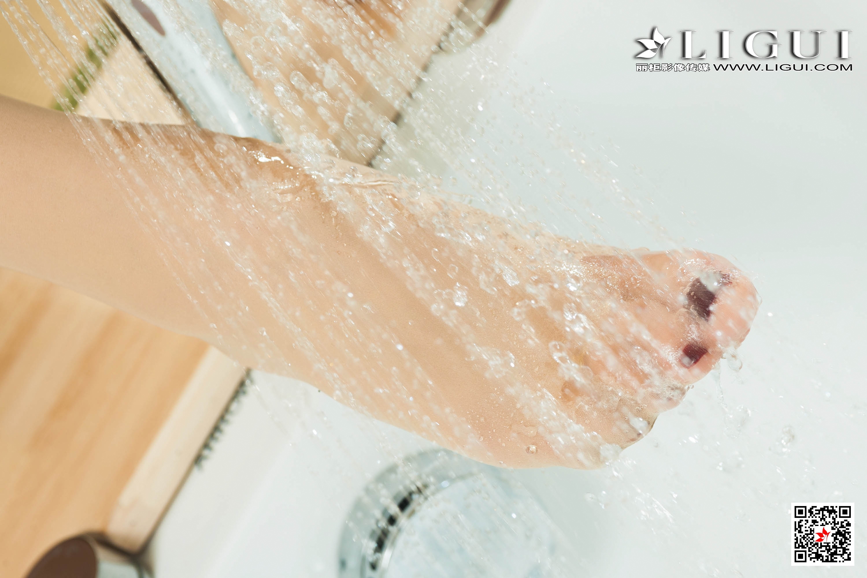 pretty lady dirty feet 151