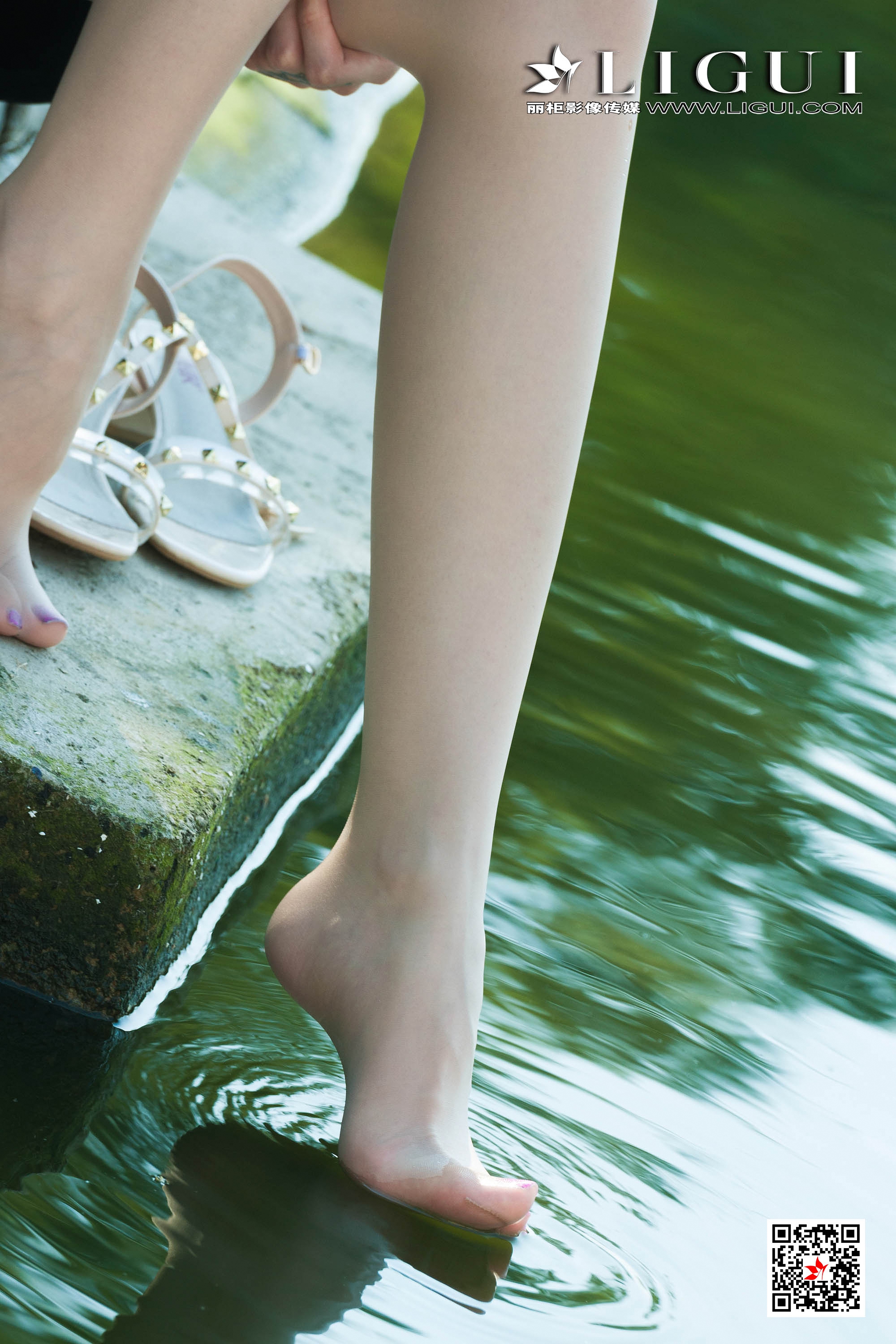 pretty lady dirty feet 160