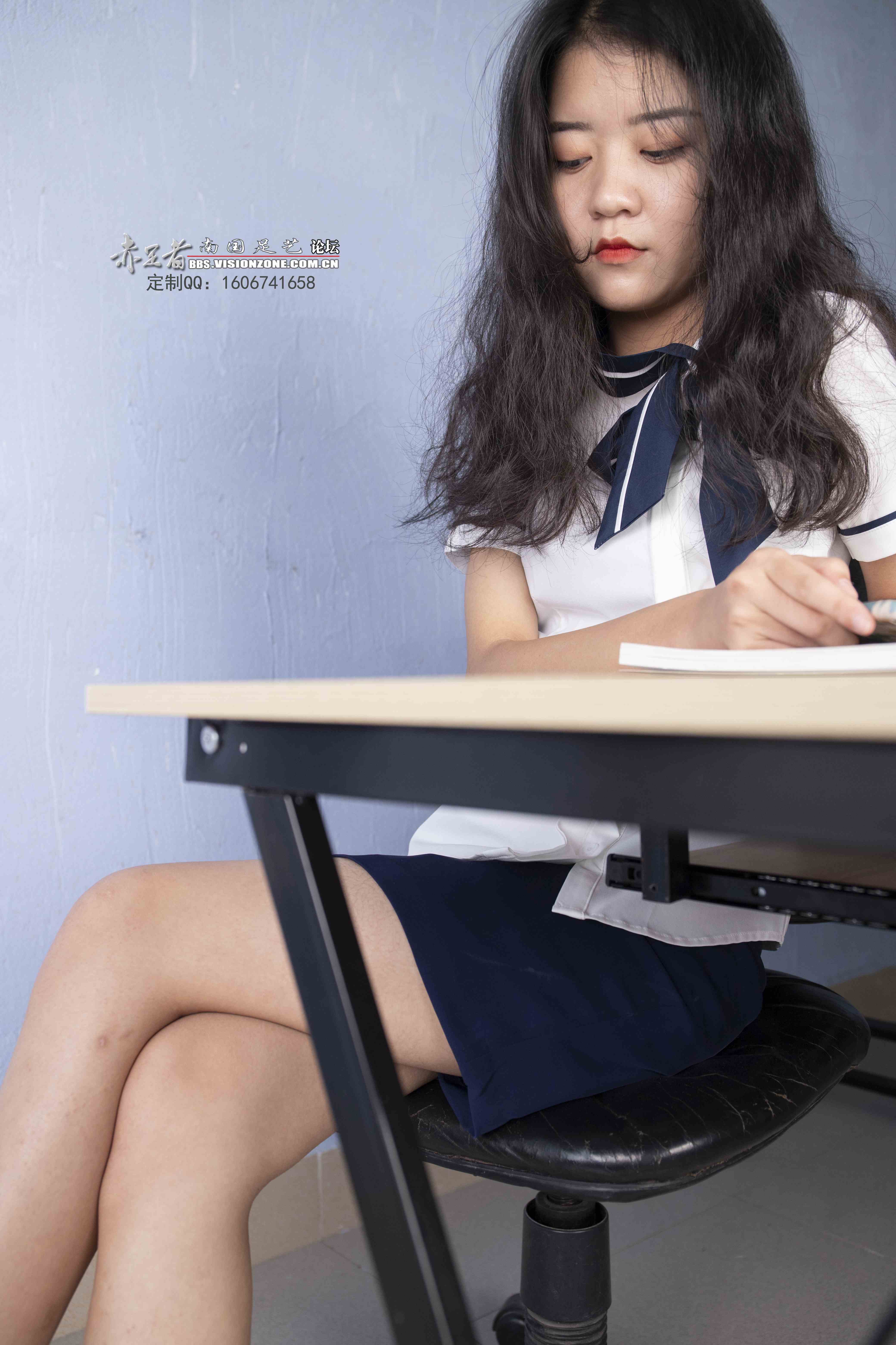 China Beauty Legs and feet 1557