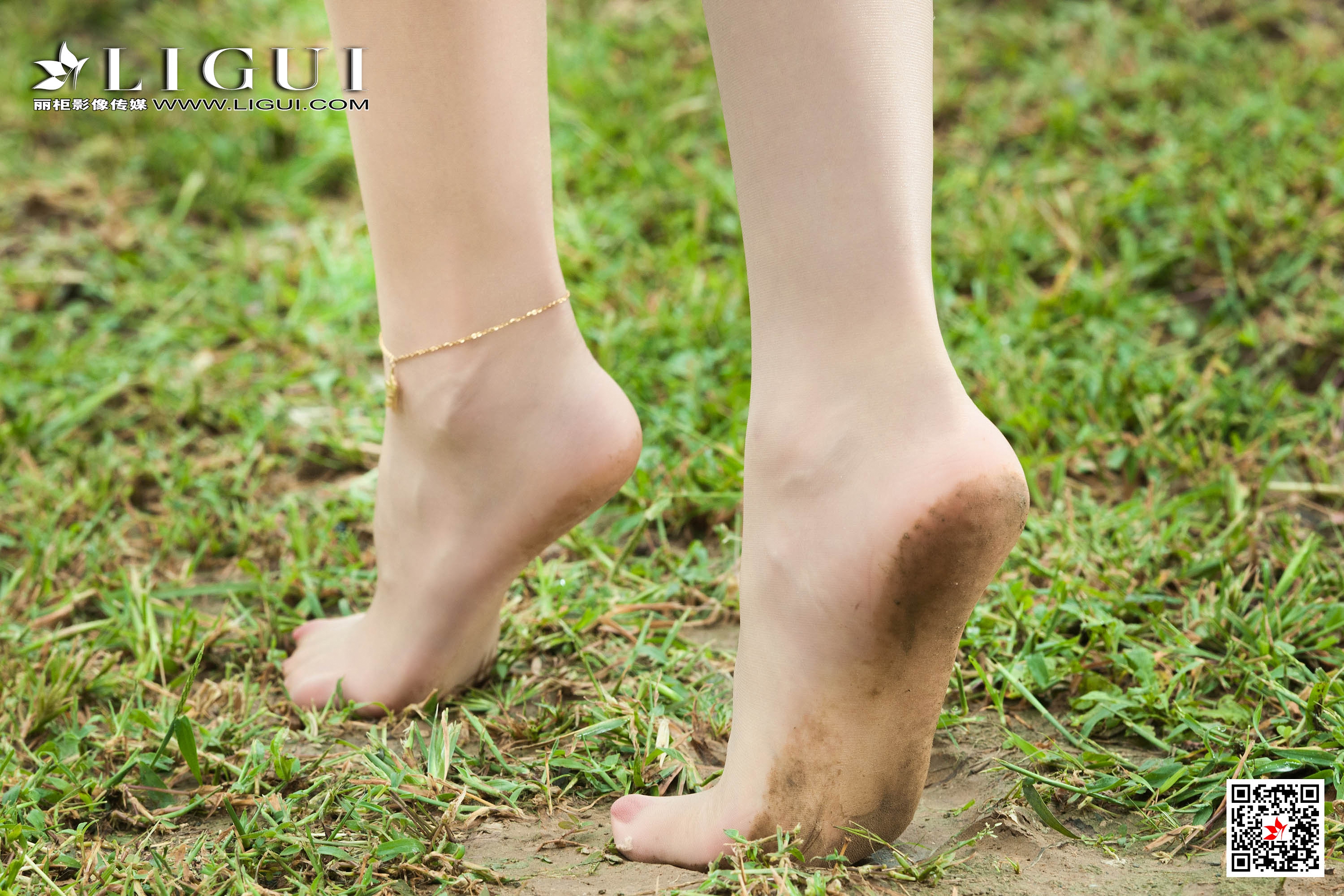 pretty lady dirty feet 162