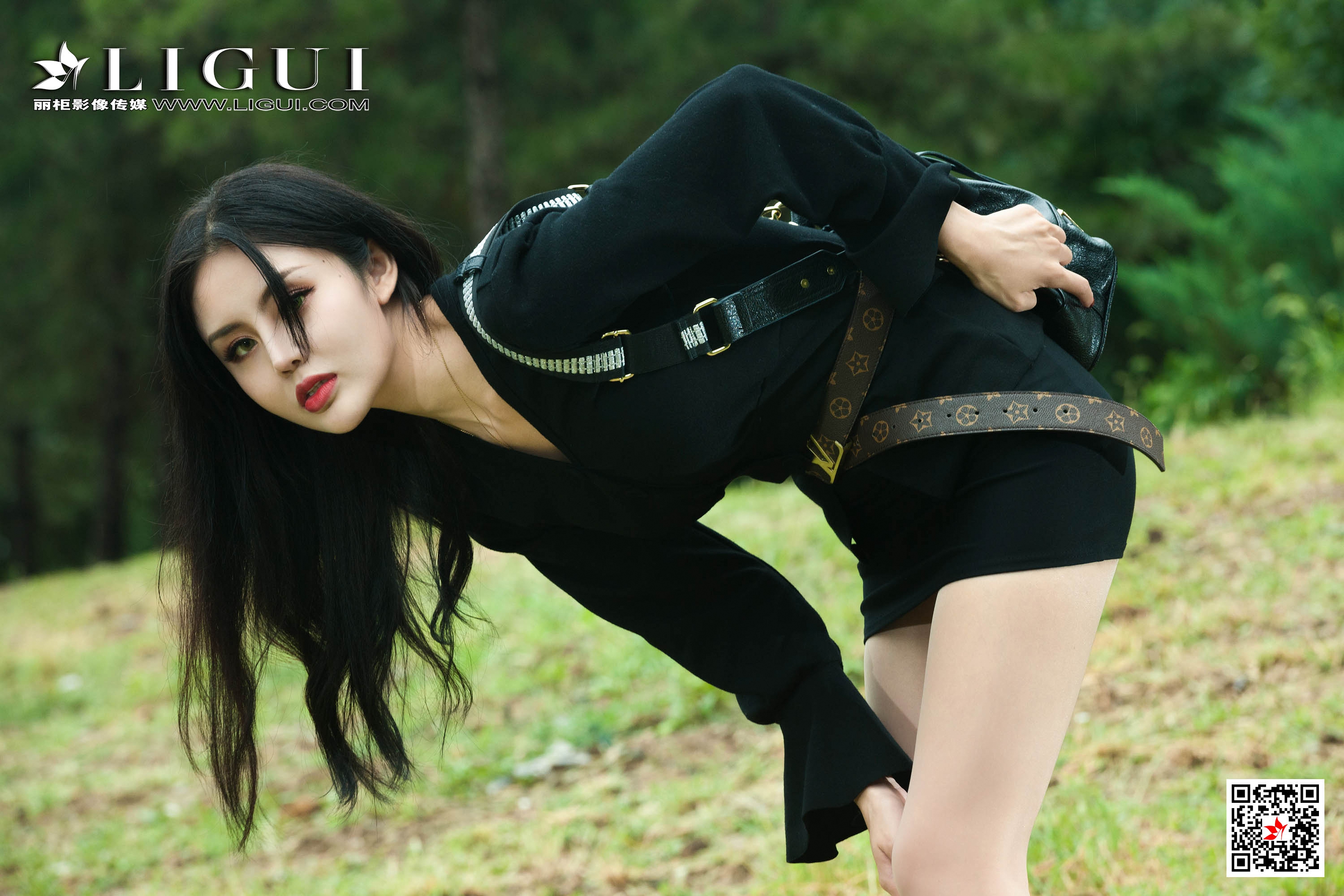 pretty lady dirty feet 162