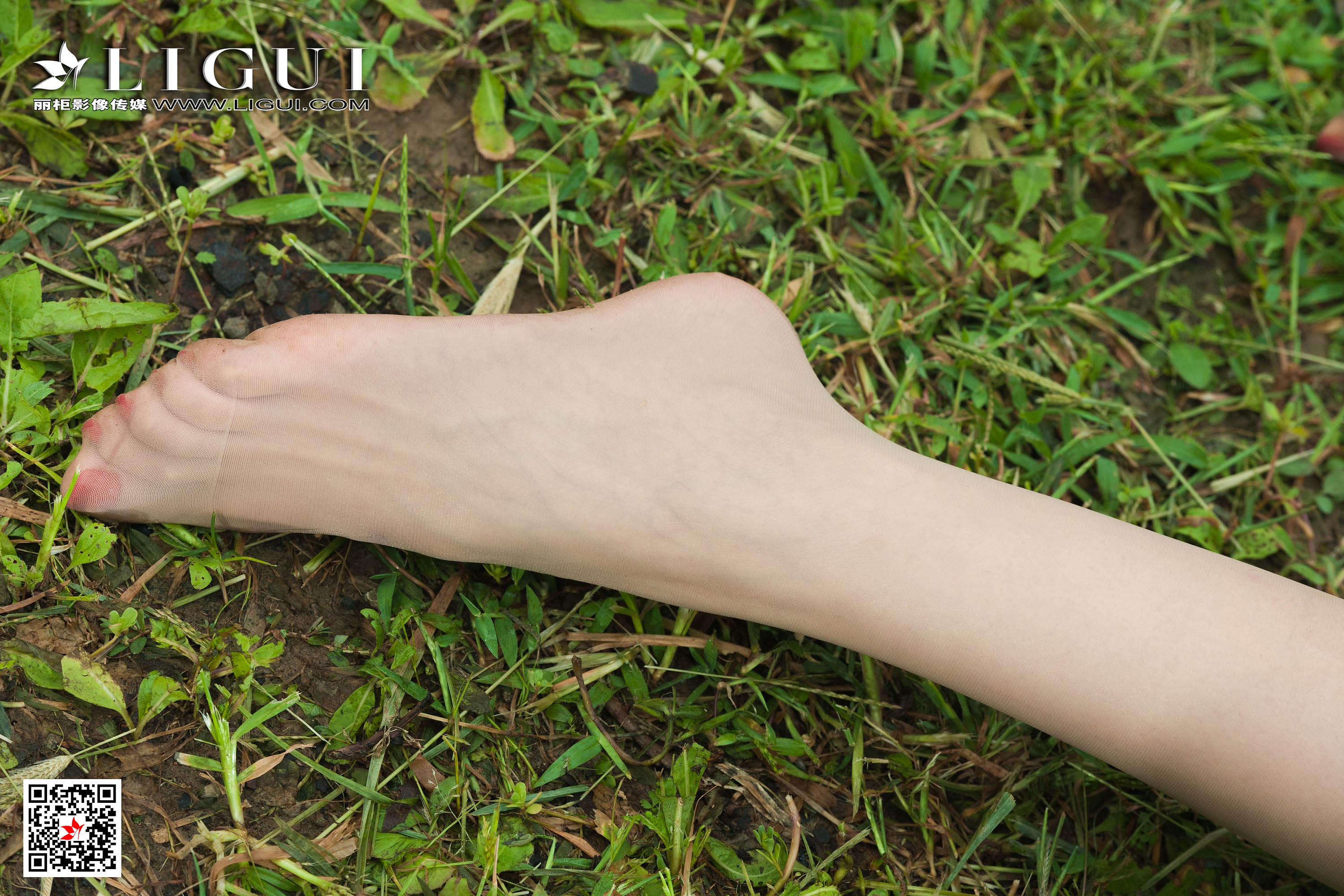 pretty lady dirty feet 162