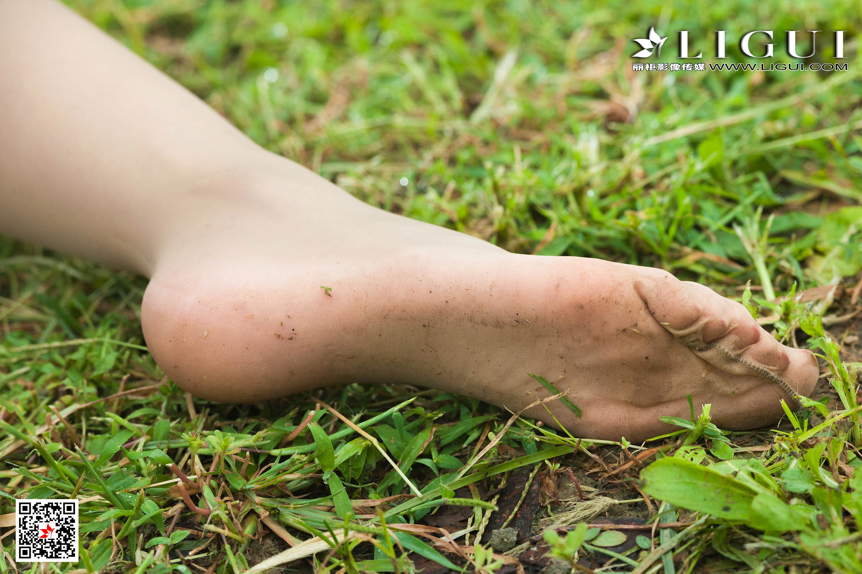 pretty lady dirty feet 162