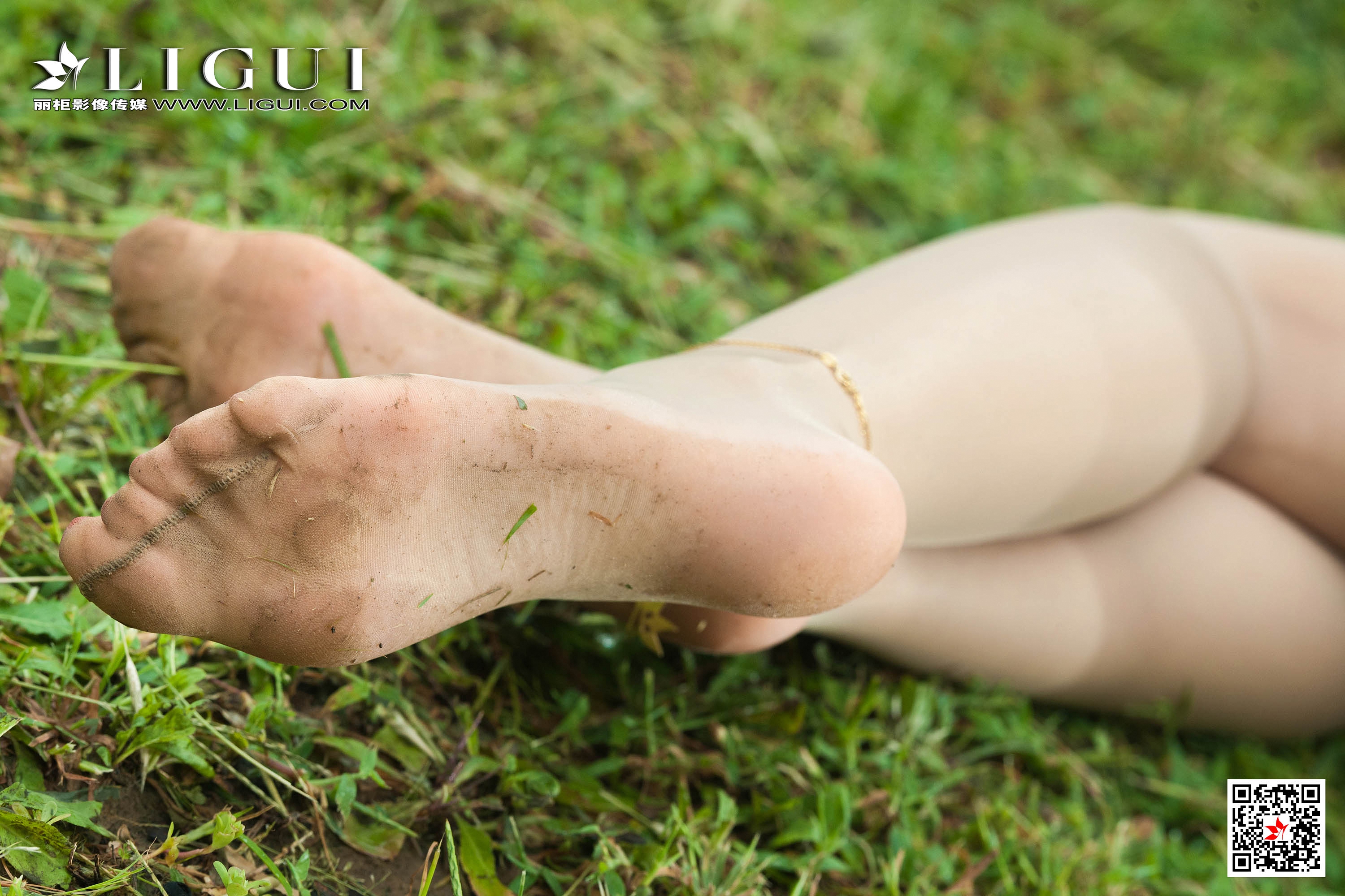 pretty lady dirty feet 162