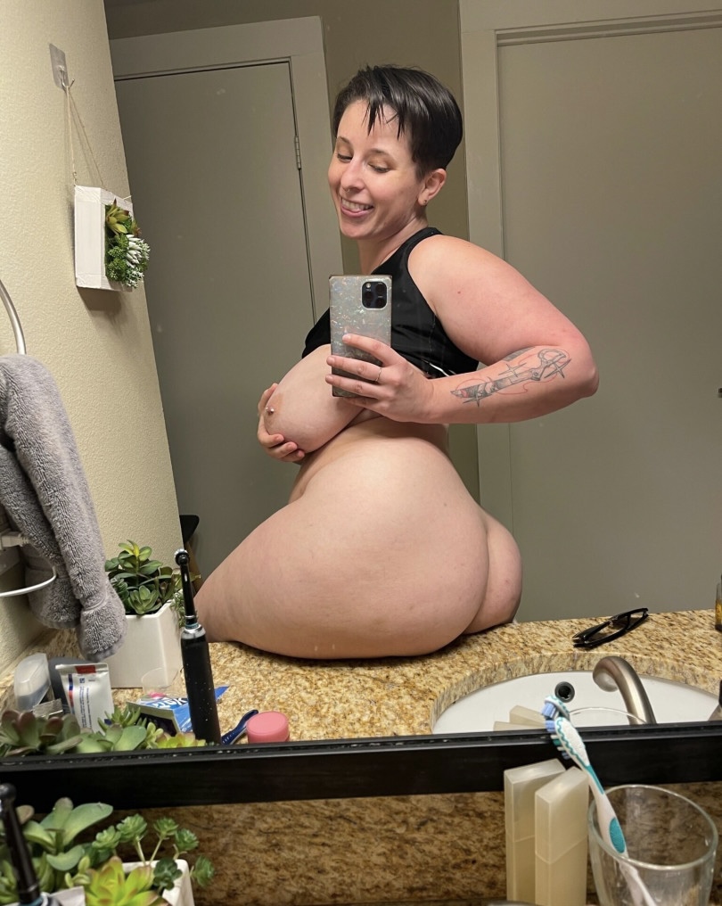 Thick fuckmeat  pawg bitch