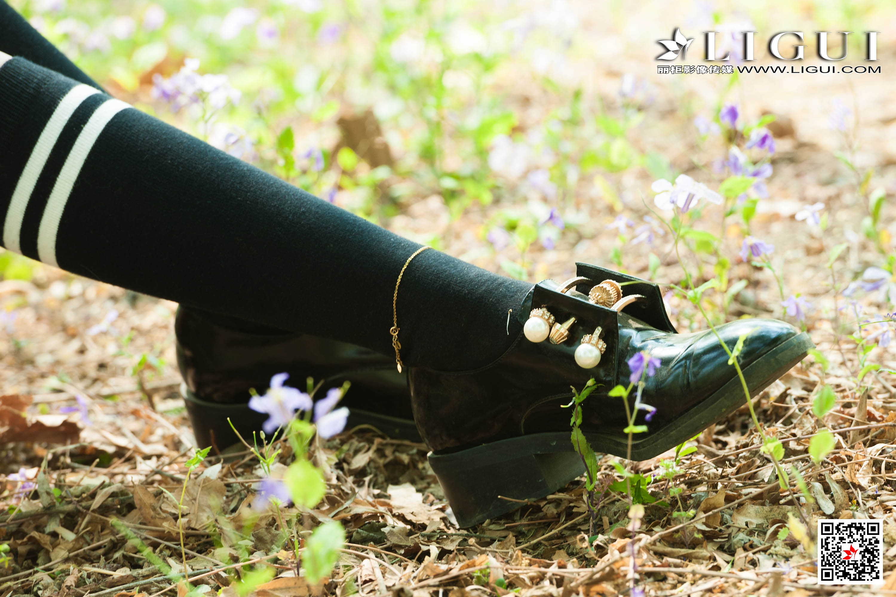 pretty lady dirty feet 164