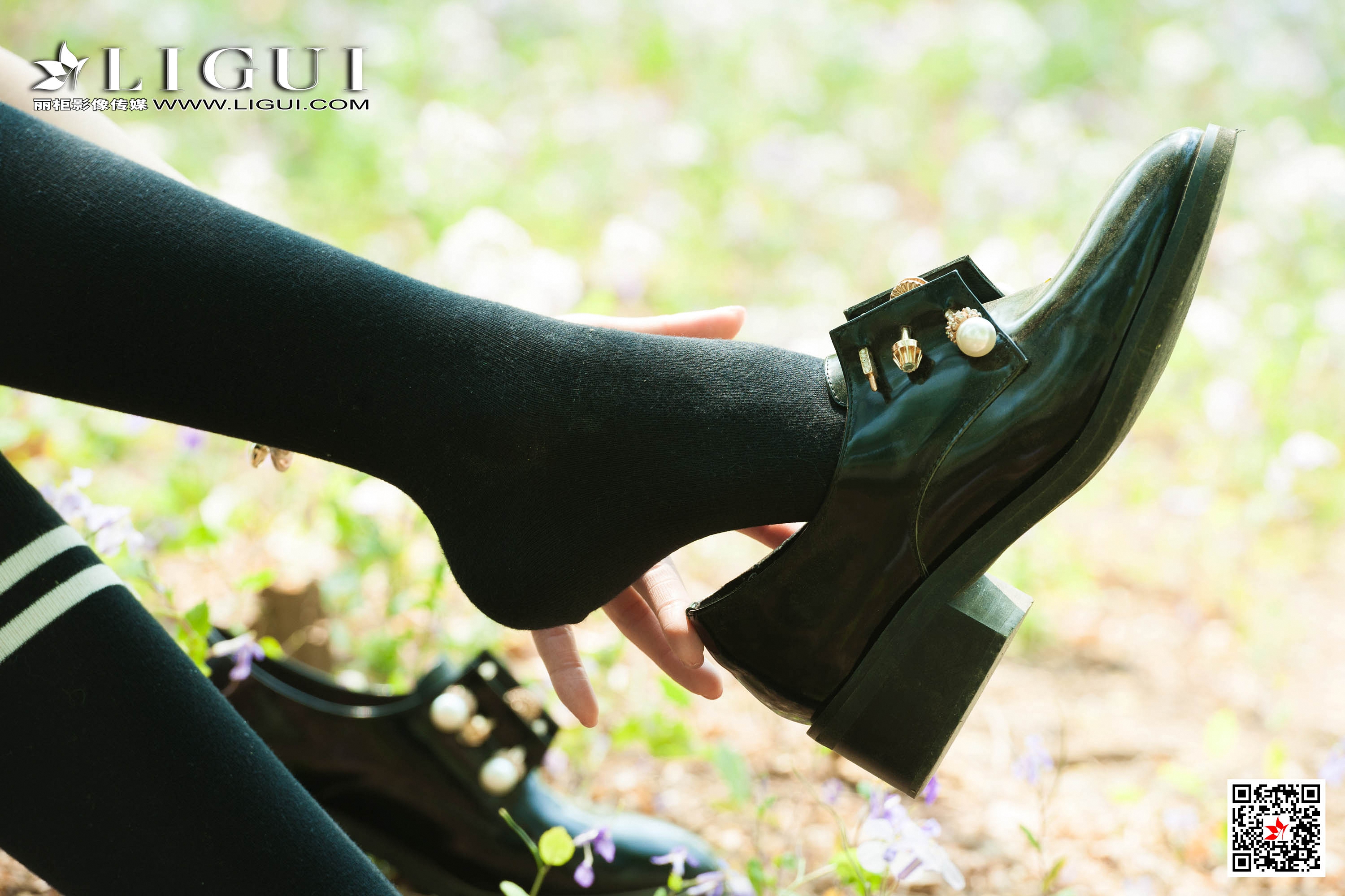 pretty lady dirty feet 164